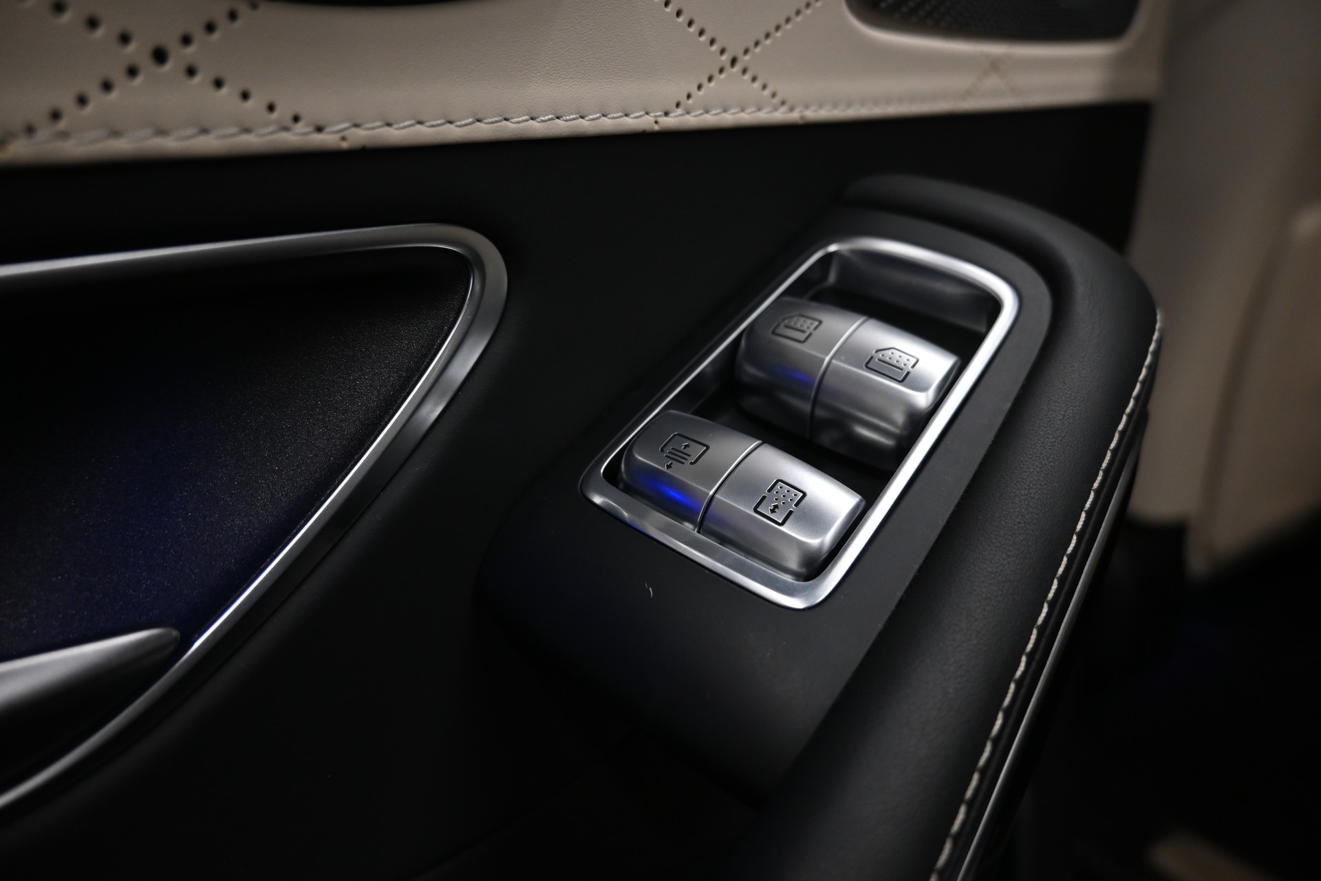 MERCEDES-BENZ S 65 AMG L 7G-Tronic-image-25