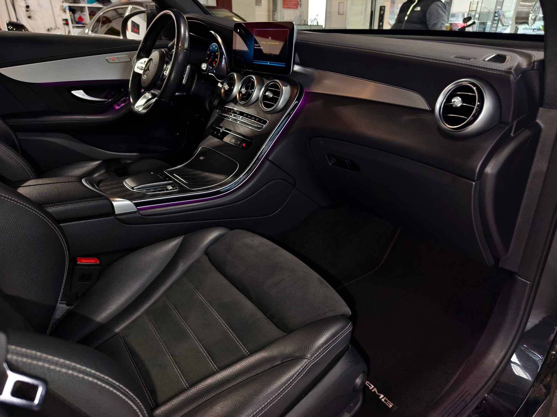 MERCEDES-BENZ GLC 220 d AMG Line 4m Coupé CH FAHRZEUG-image-11