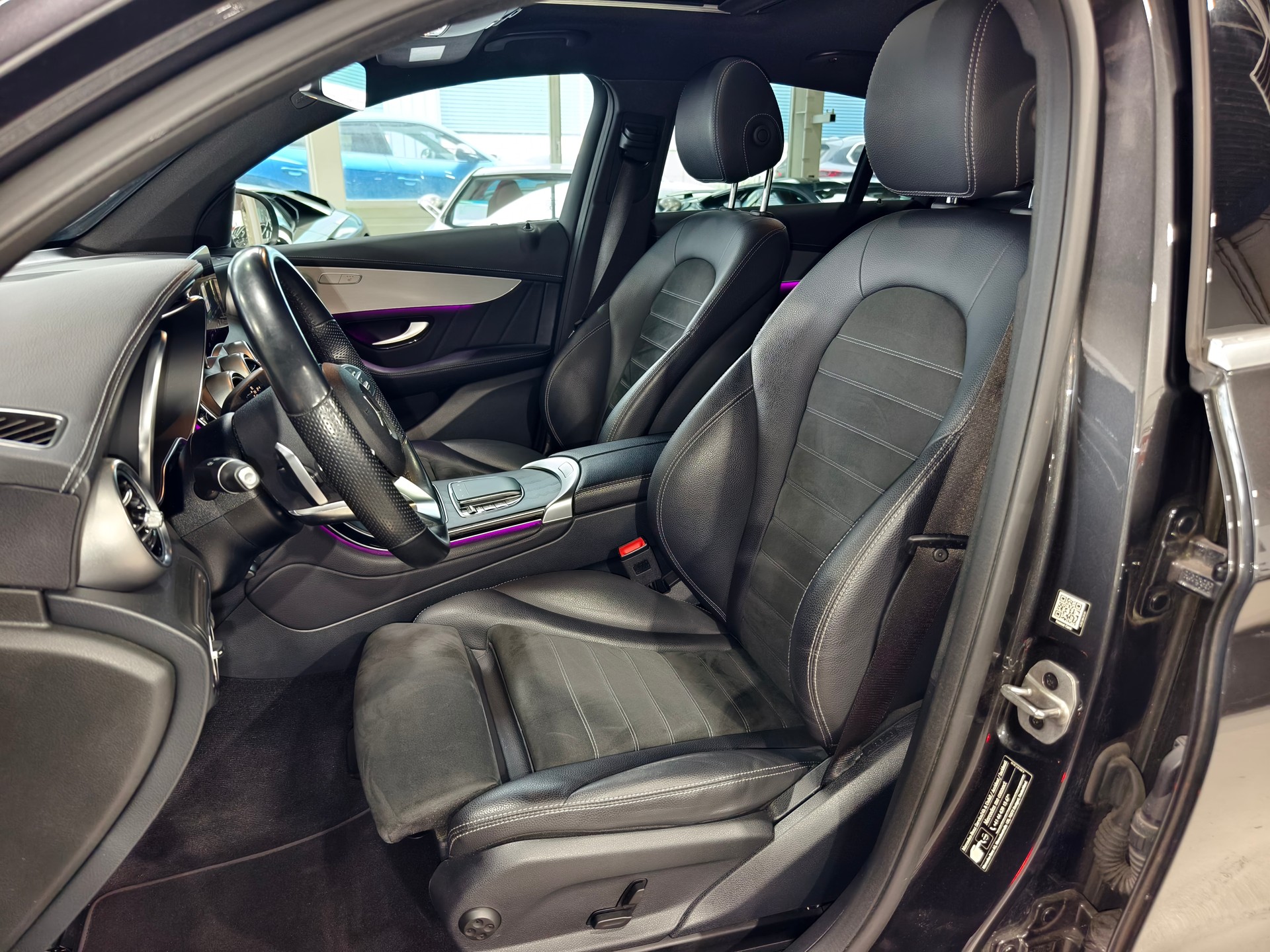 MERCEDES-BENZ GLC 220 d AMG Line 4m Coupé CH FAHRZEUG-image-6