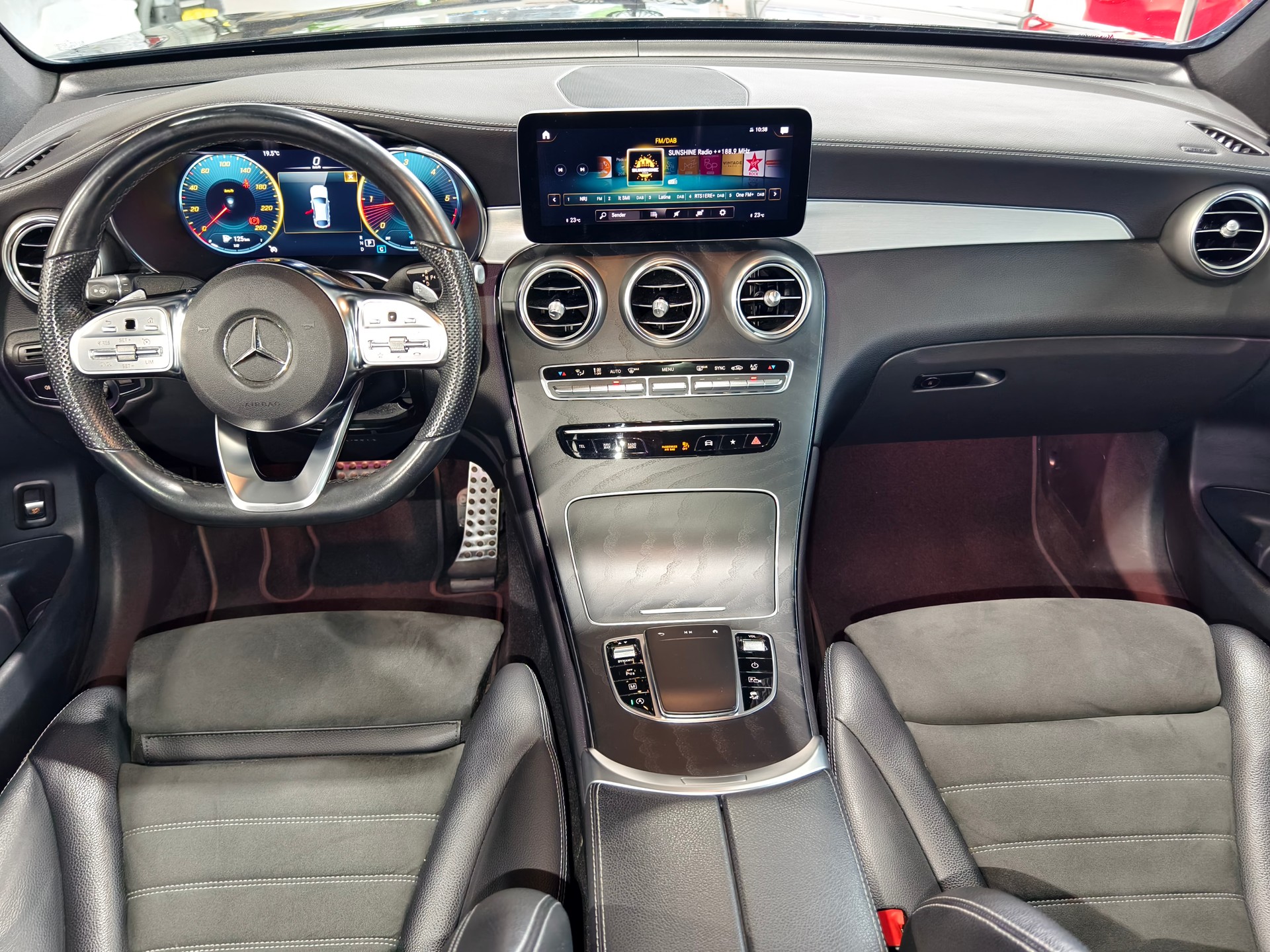 MERCEDES-BENZ GLC 220 d AMG Line 4m Coupé CH FAHRZEUG-image-8