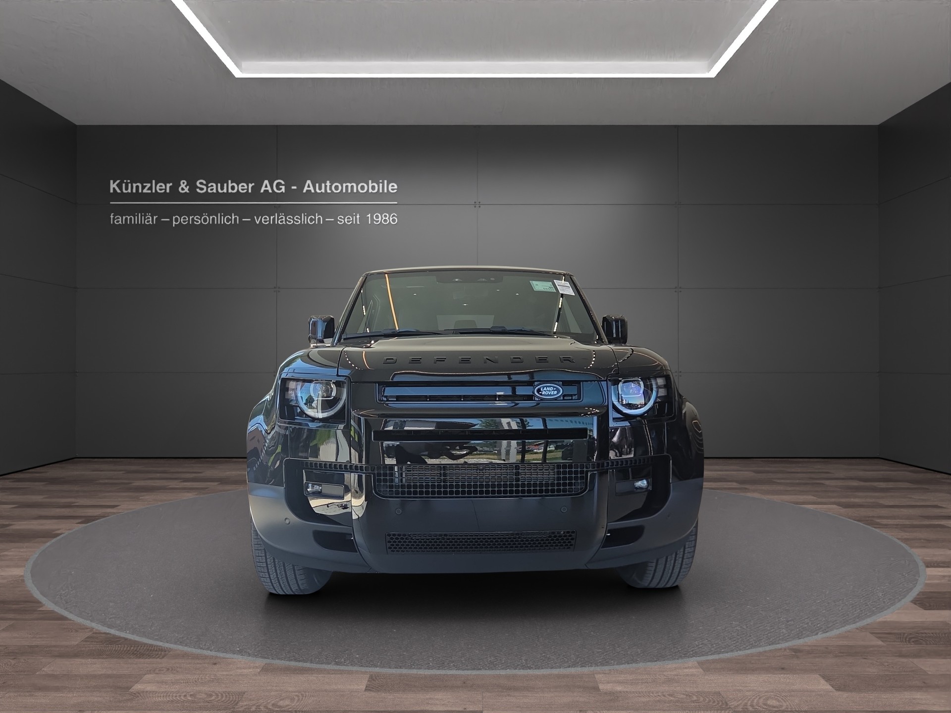 LAND ROVER Defender 90 3.0D I6 250 S AT8-showroom-element-3