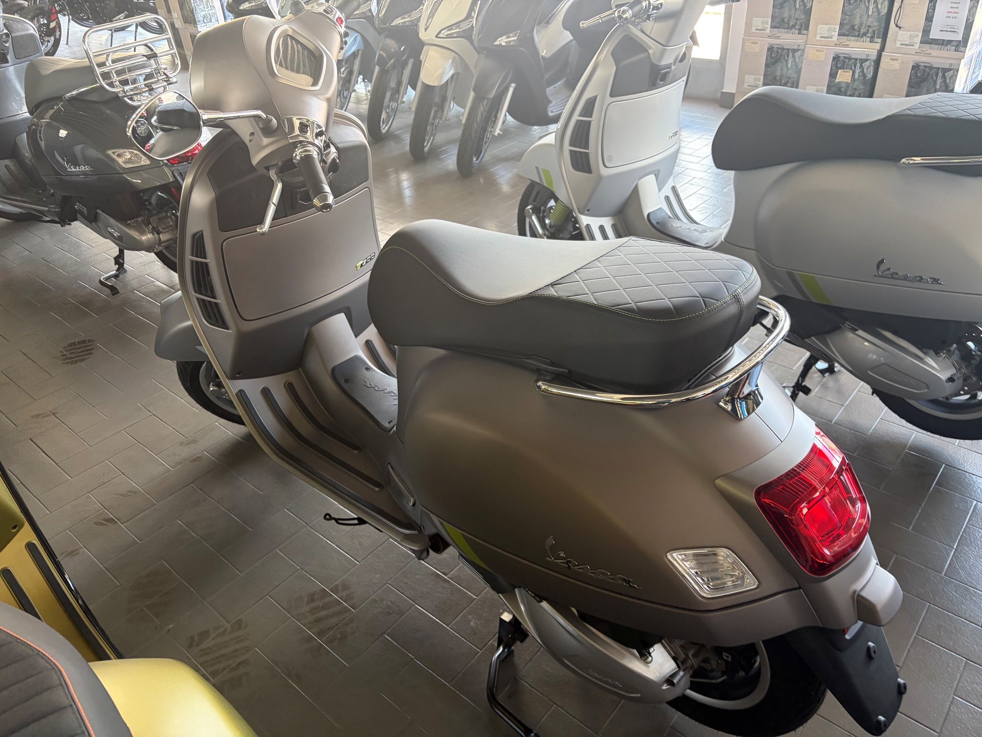 PIAGGIO Vespa GTS 300 Super Tech ABS-image-5