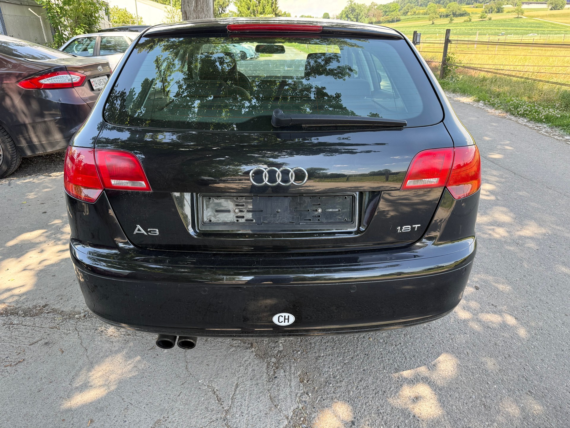 AUDI A3 Sportback 1.8 Turbo FSI Ambition-image-4
