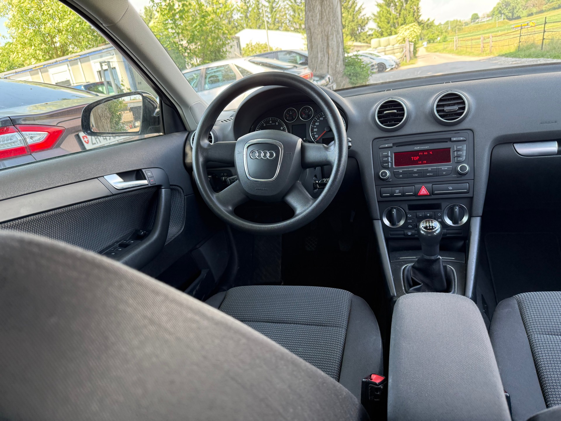 AUDI A3 Sportback 1.8 Turbo FSI Ambition-image-8