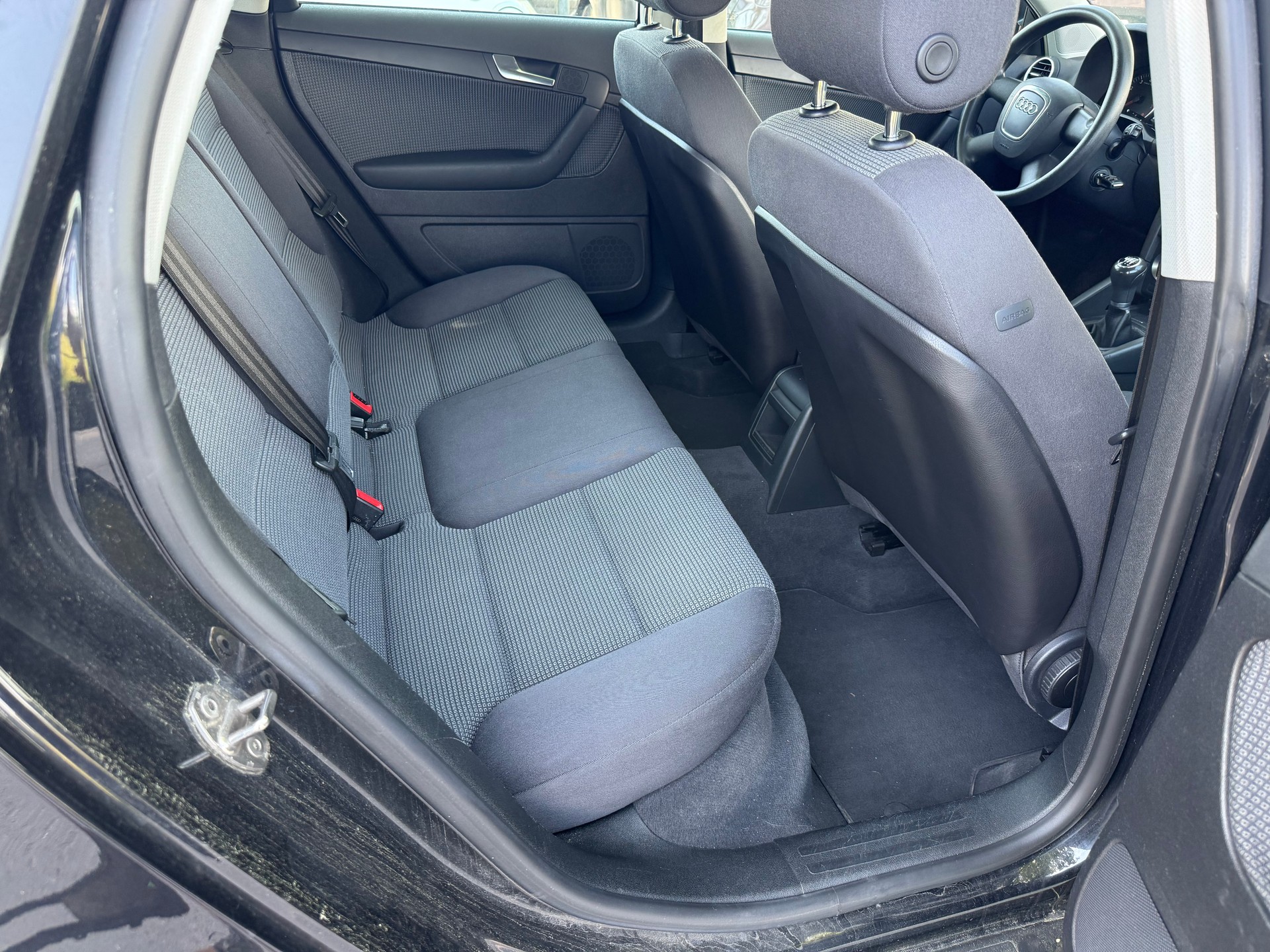 AUDI A3 Sportback 1.8 Turbo FSI Ambition-image-7