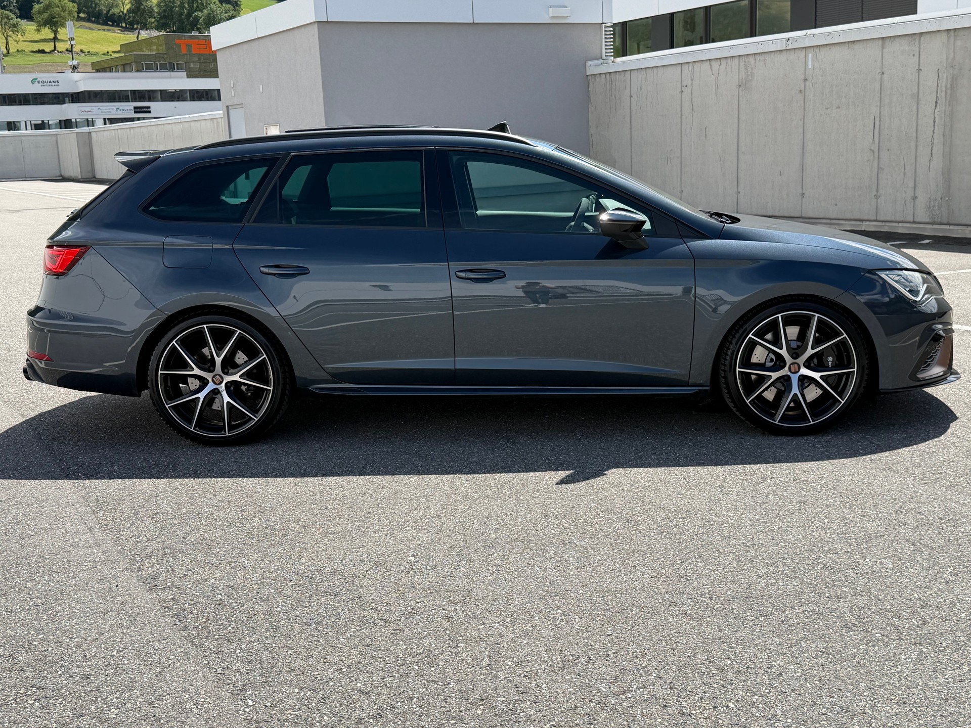 SEAT Leon ST 2.0 TSI Cupra R 300 4 Drive DSG Limited 799-image-6