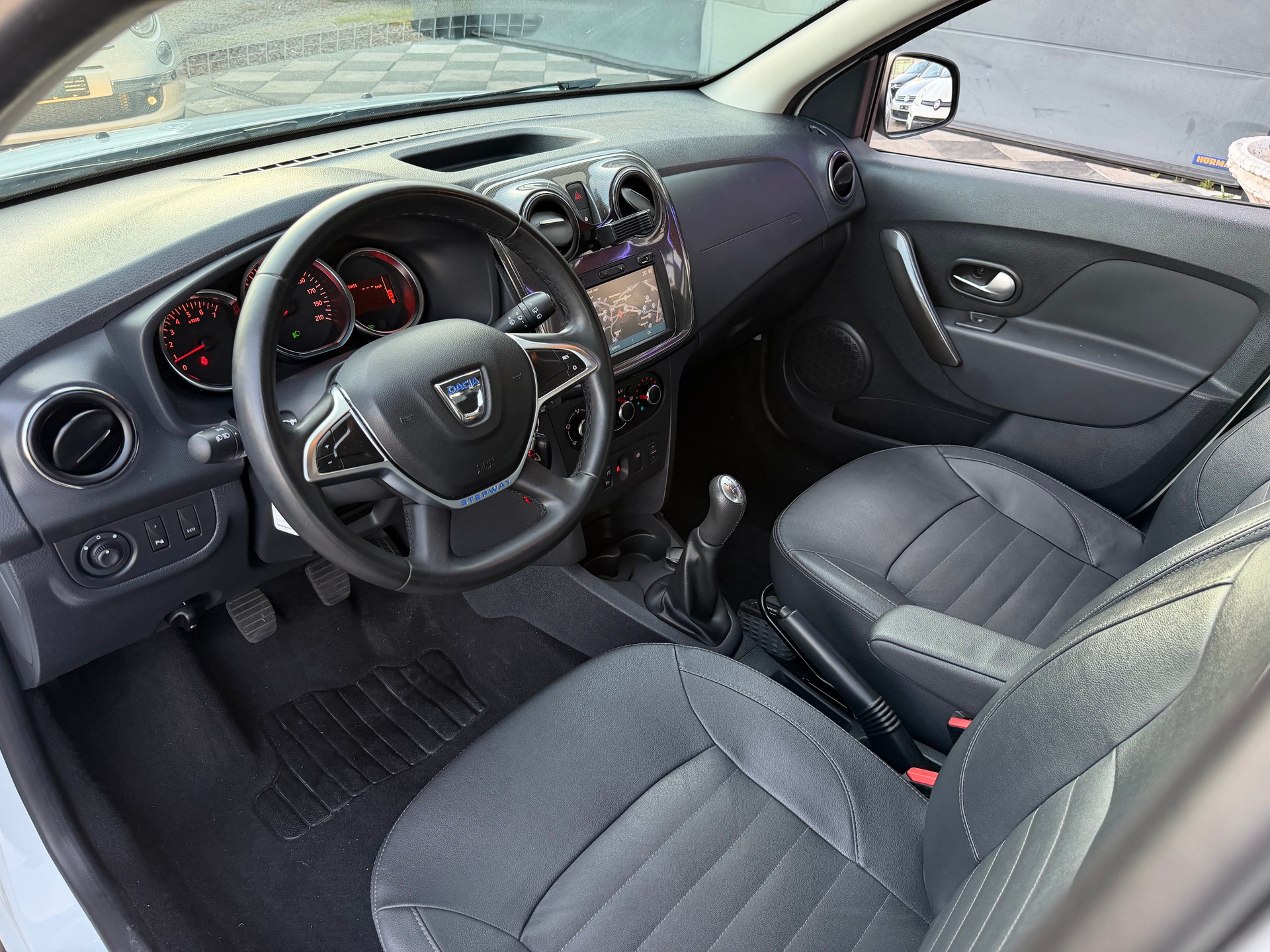 DACIA Sandero Tce 90 Stepway-image-7