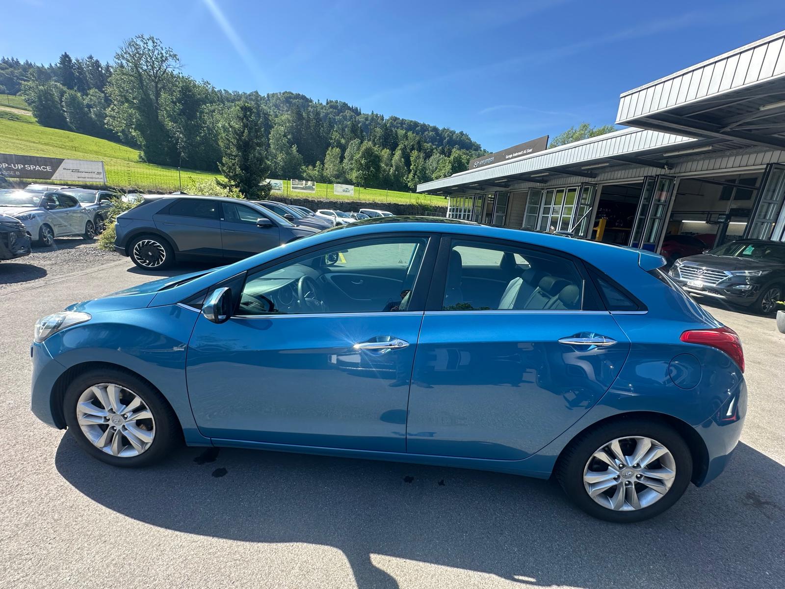 HYUNDAI i30 1.6 GDI Premium-showroom-element-3