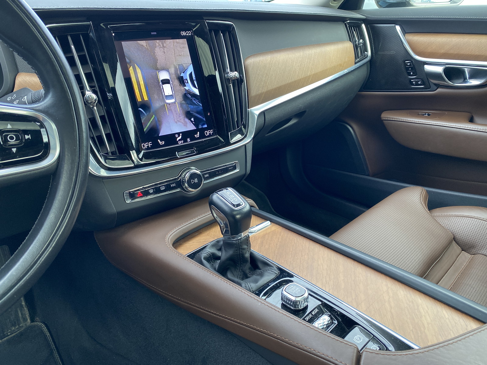 VOLVO S90 2.0 D5 Inscription AWD-image-10