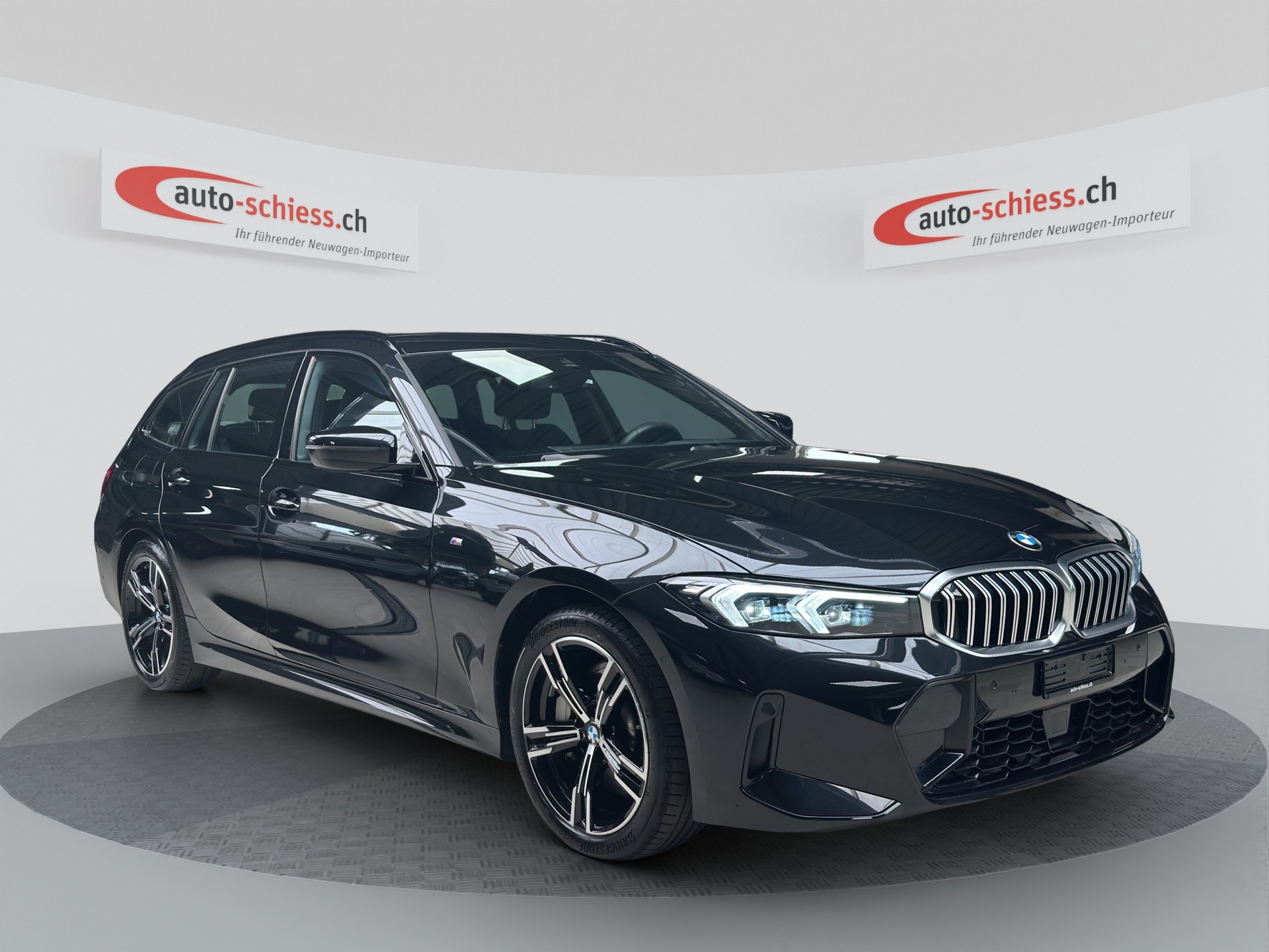 BMW 330i Touring xDrive Steptronic M Sport-image-0