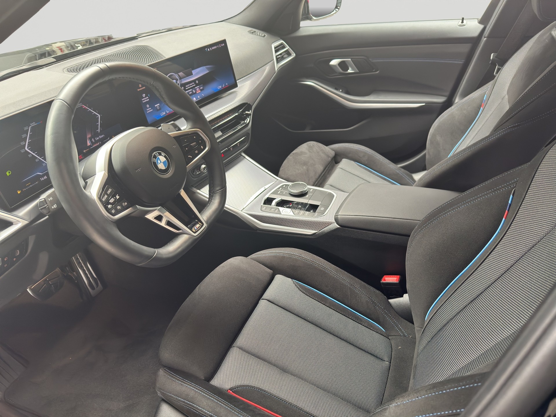 BMW 330i Touring xDrive Steptronic M Sport-image-6