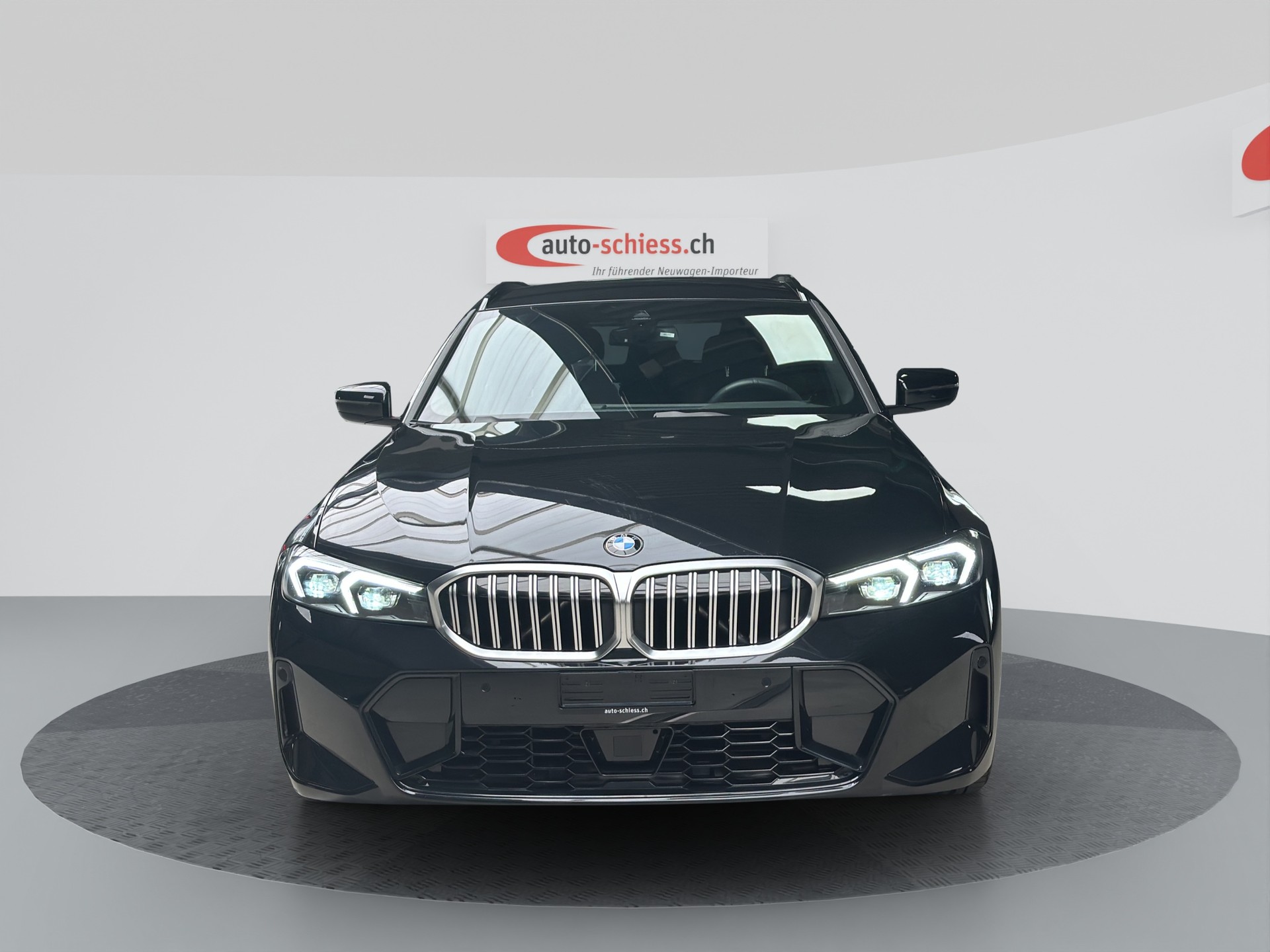 BMW 330i Touring xDrive Steptronic M Sport-image-1