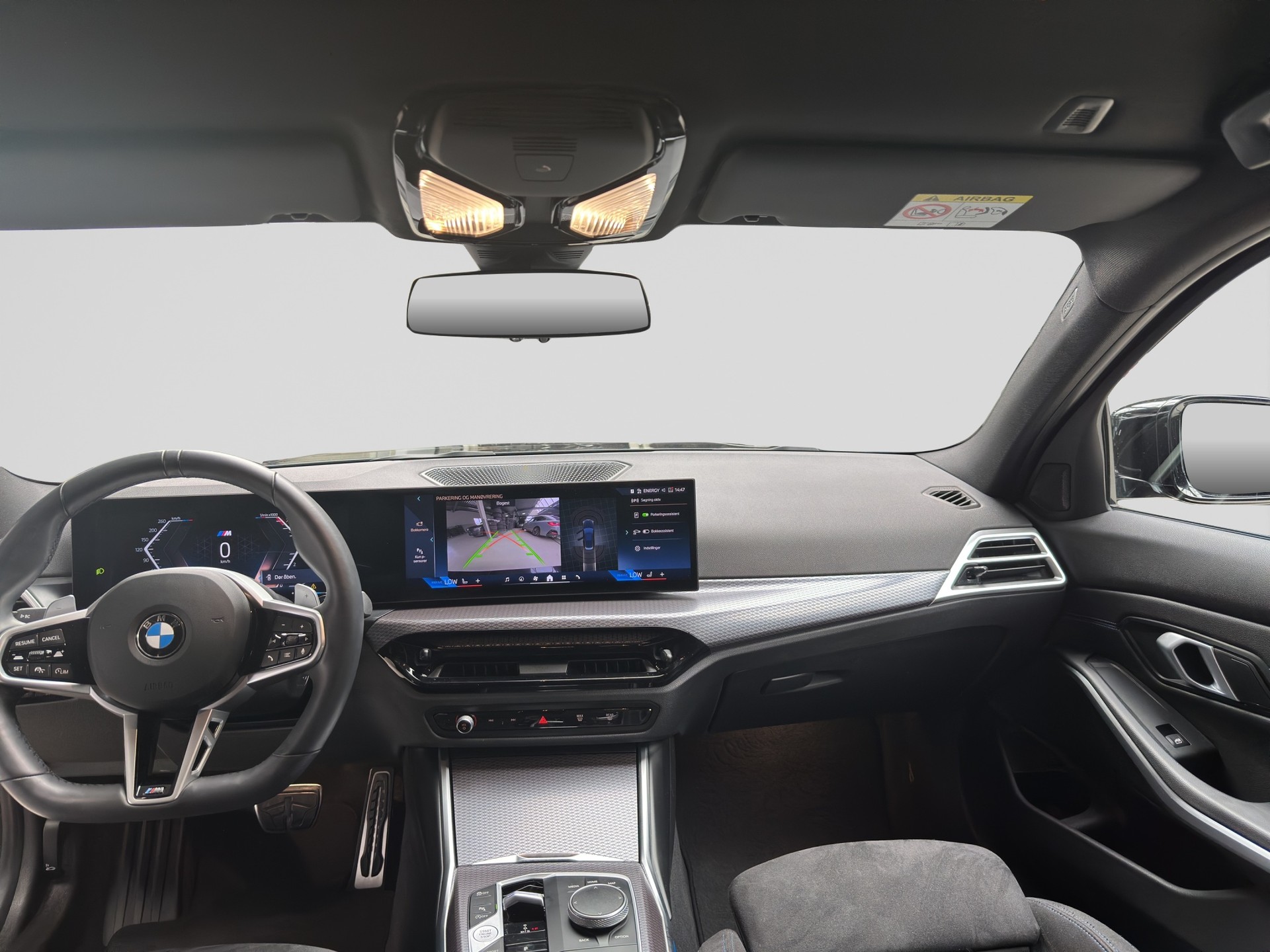 BMW 330i Touring xDrive Steptronic M Sport-image-12