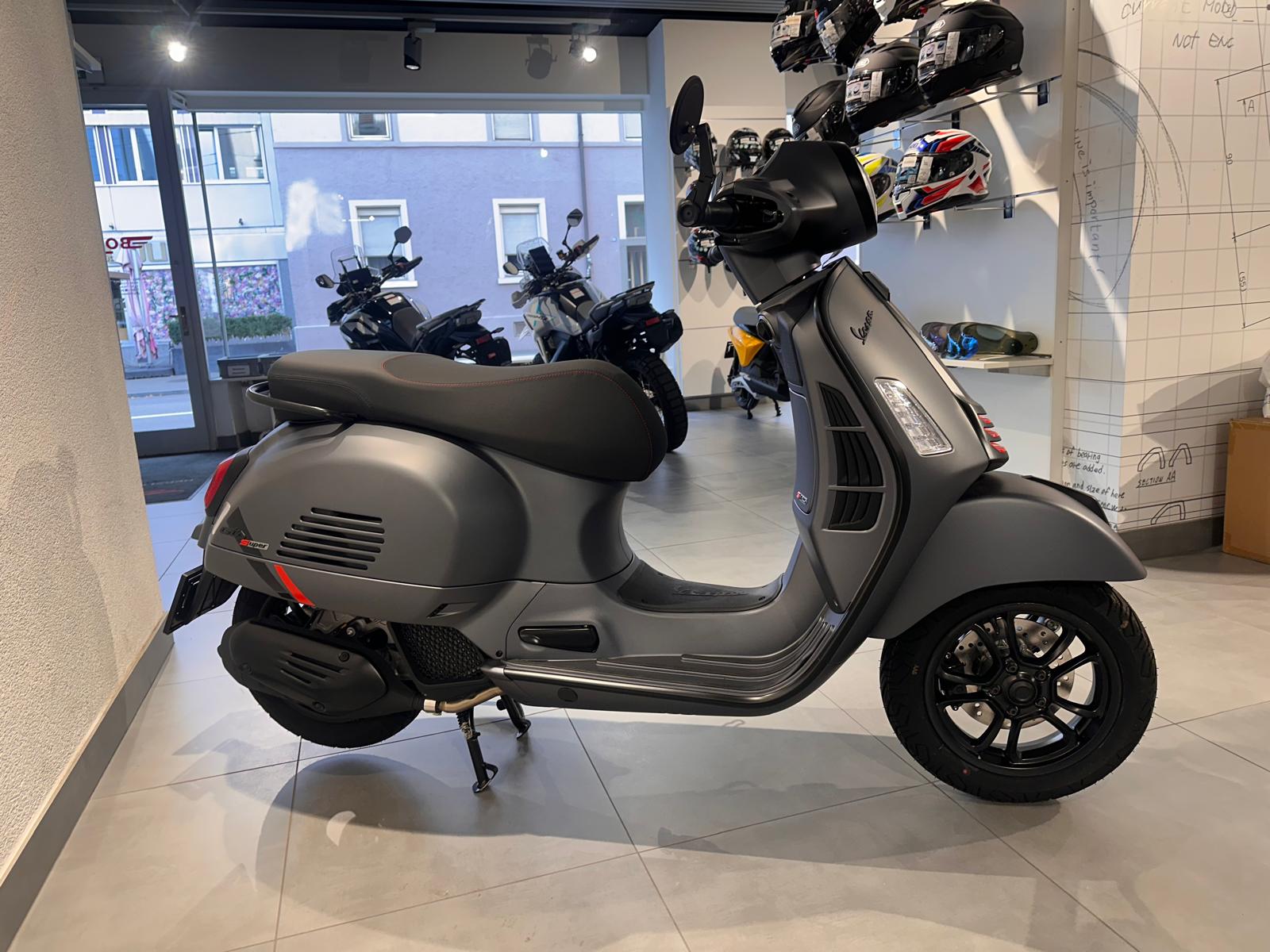 PIAGGIO Vespa GTS 125 Super Sport | Neu | Lenkerendspiegel | Garantie-image-12