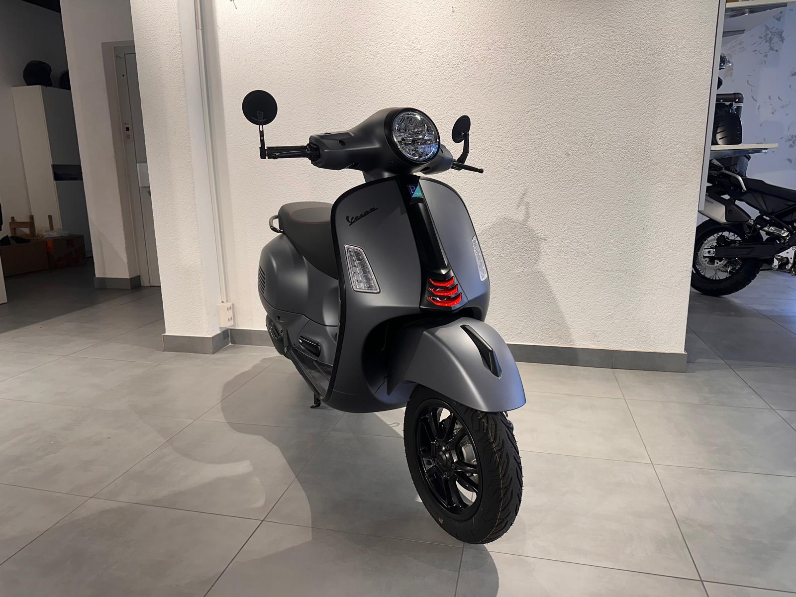 PIAGGIO Vespa GTS 125 Super Sport | Neu | Lenkerendspiegel | Garantie-image-1