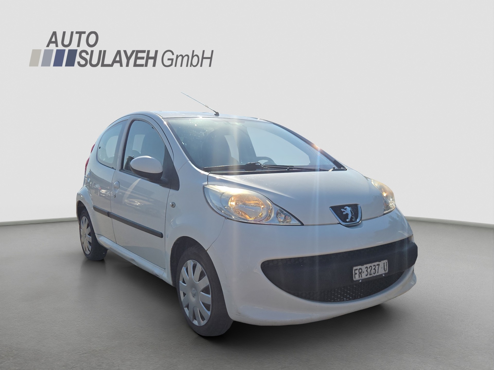 PEUGEOT 107 1.0 Trendy-image-9