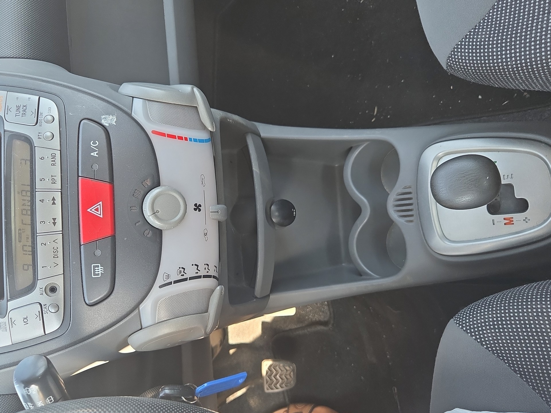 PEUGEOT 107 1.0 Trendy-showroom-element-2
