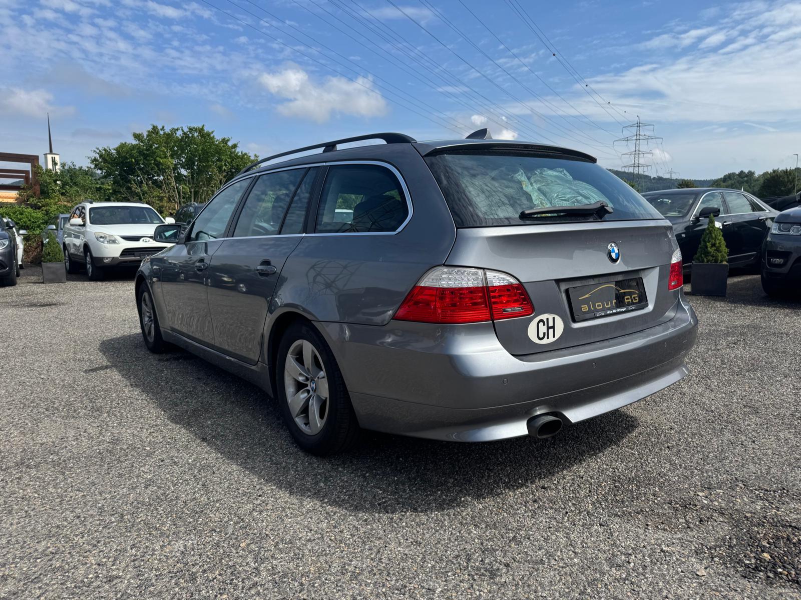 BMW 520i Touring-image-2