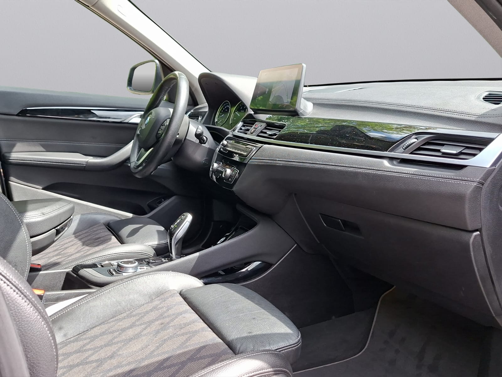 BMW X1 xDrive 20d Steptronic-image-12