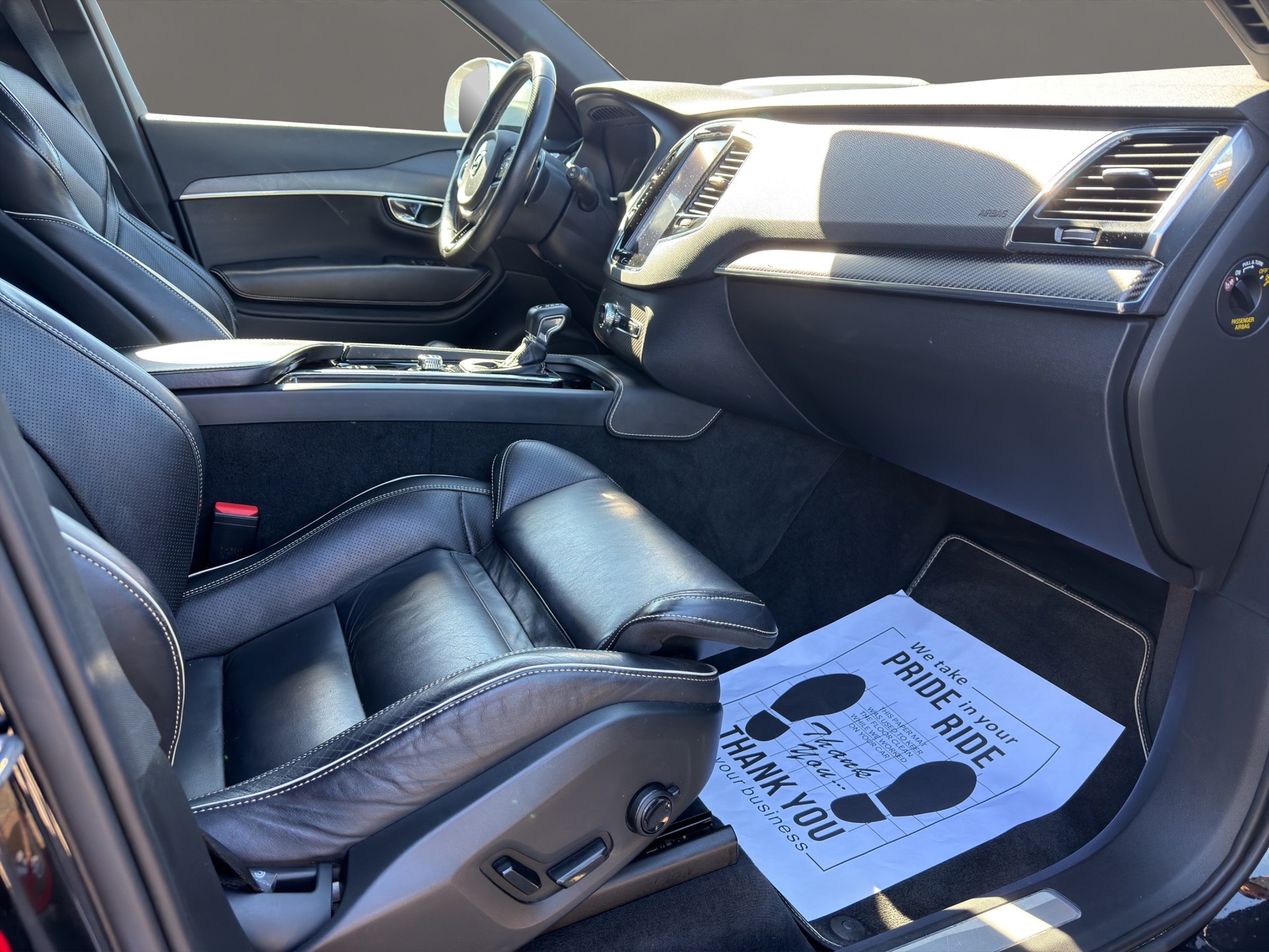 VOLVO XC90 D5 AWD R-Design Geartronic-image-10