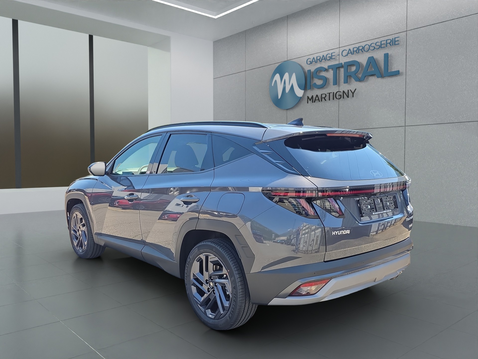 HYUNDAI Tucson 1.6 T-GDi HEV Origo Blackline 4WD-showroom-element-1