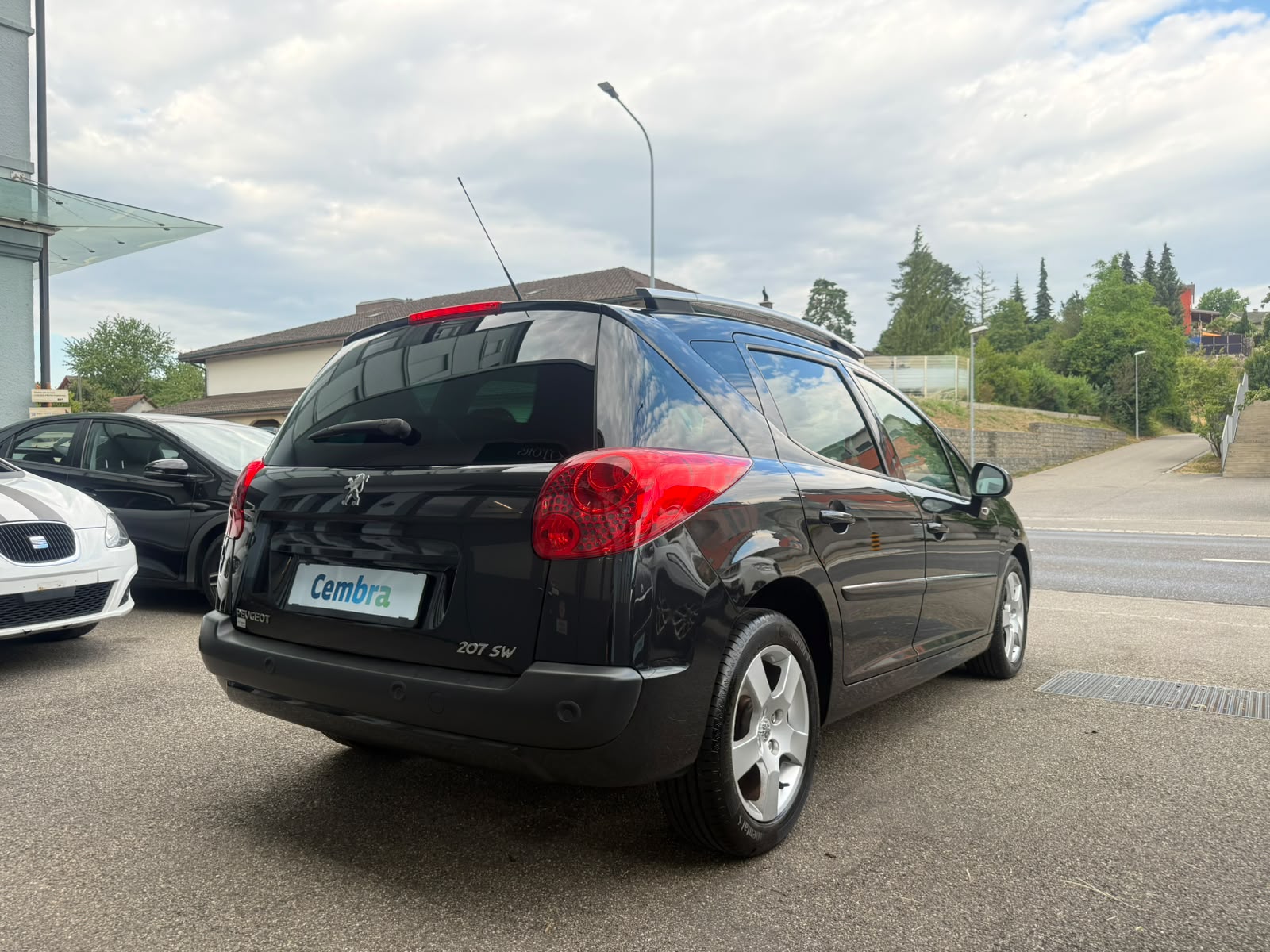 PEUGEOT 207 SW 1.6 HDI Allure-image-4