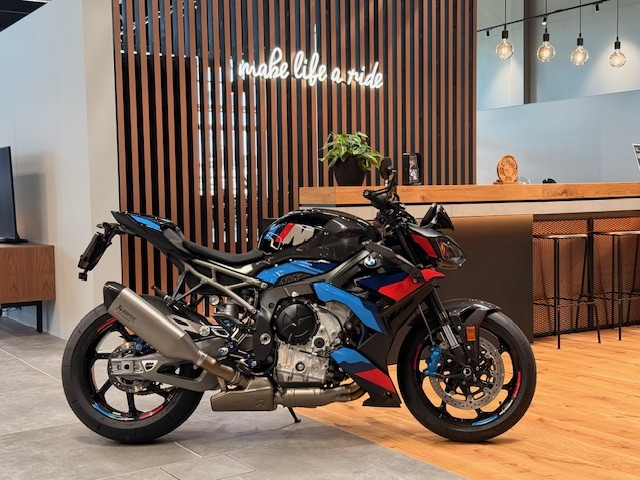 BMW M 1000 R-image-0
