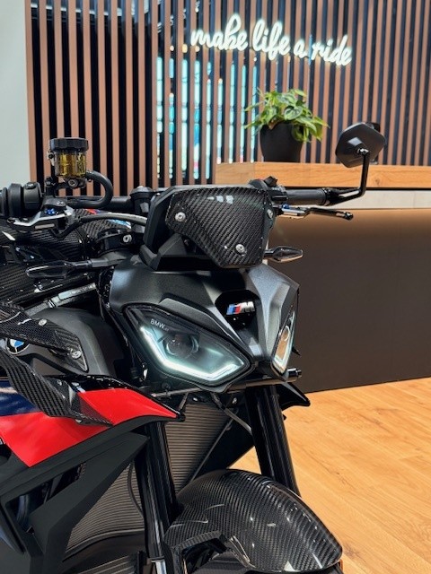 BMW M 1000 R-image-3