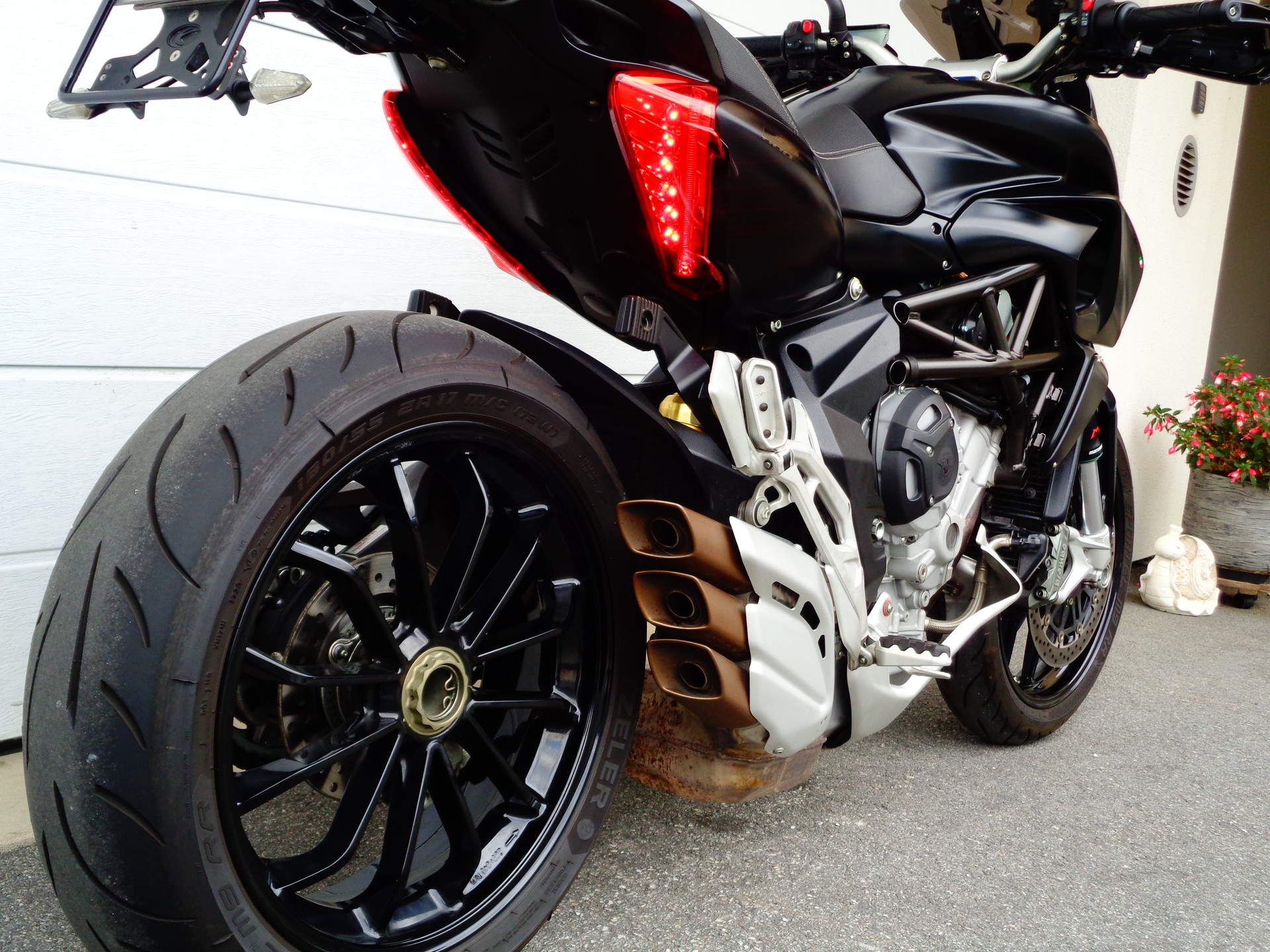 MV AGUSTA Stradale 800 EAS ABS-image-10