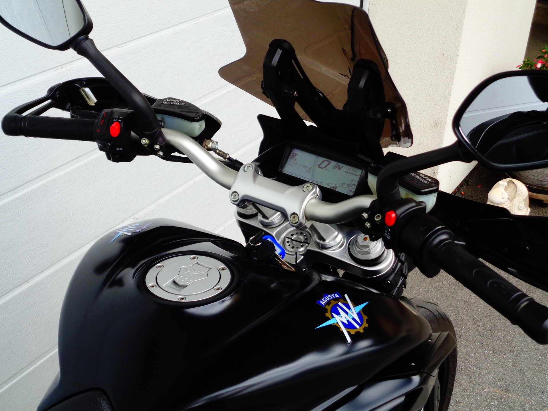MV AGUSTA Stradale 800 EAS ABS-image-4