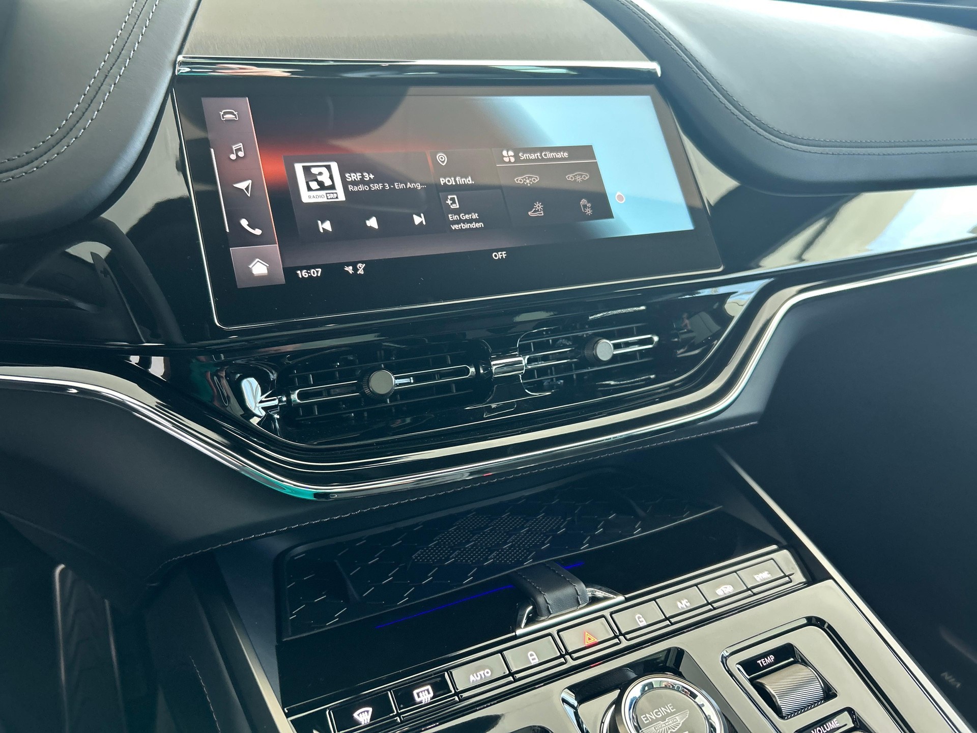 ASTON MARTIN DBX S 4.0 V8 Bi-Turbo-image-22