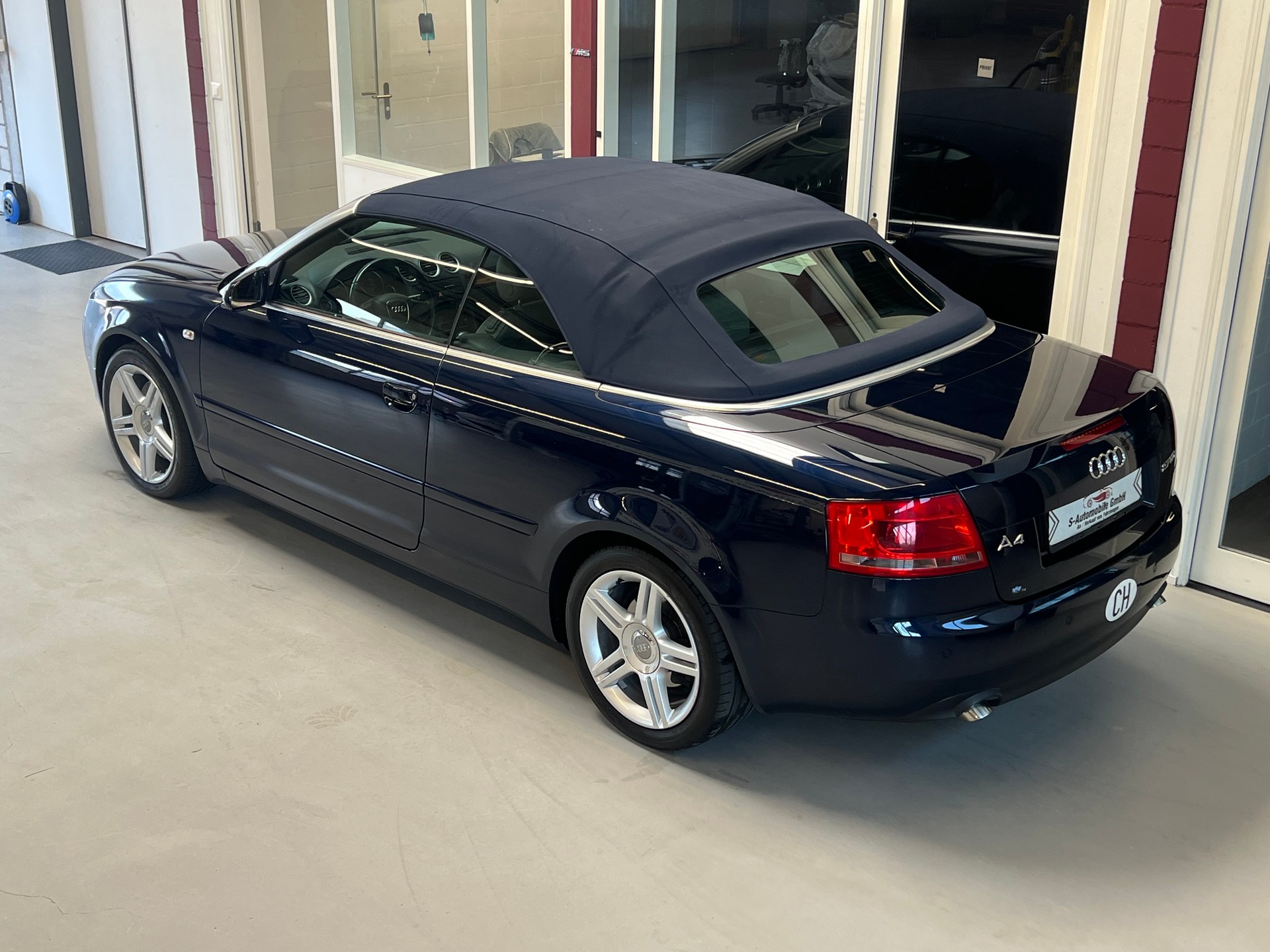 AUDI A4 Cabriolet 2.7 TDI multitronic-image-4