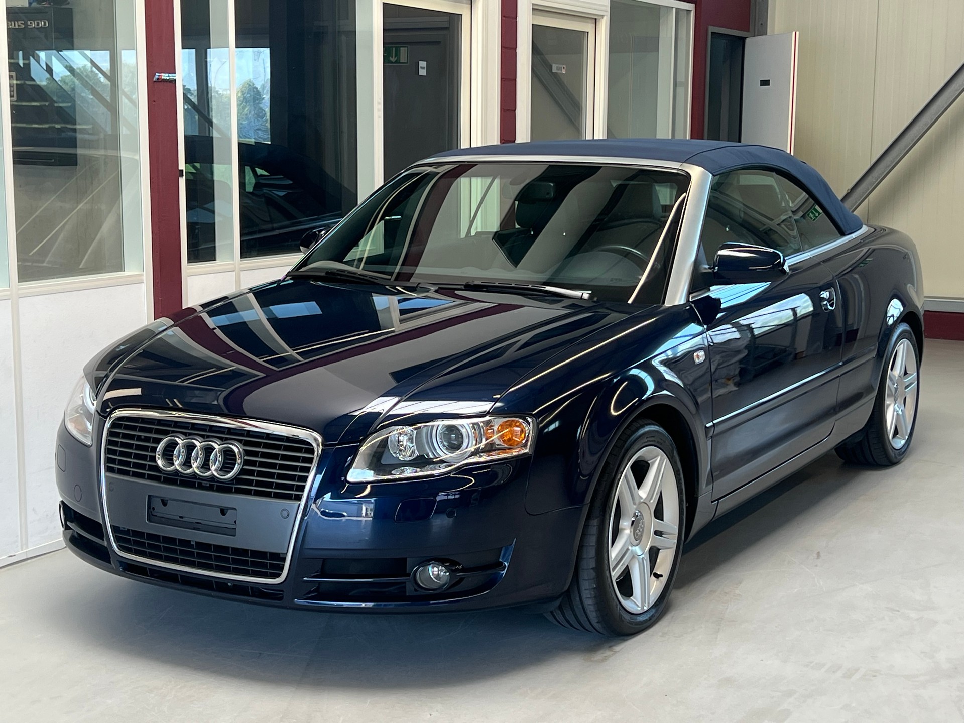 AUDI A4 Cabriolet 2.7 TDI multitronic-image-2
