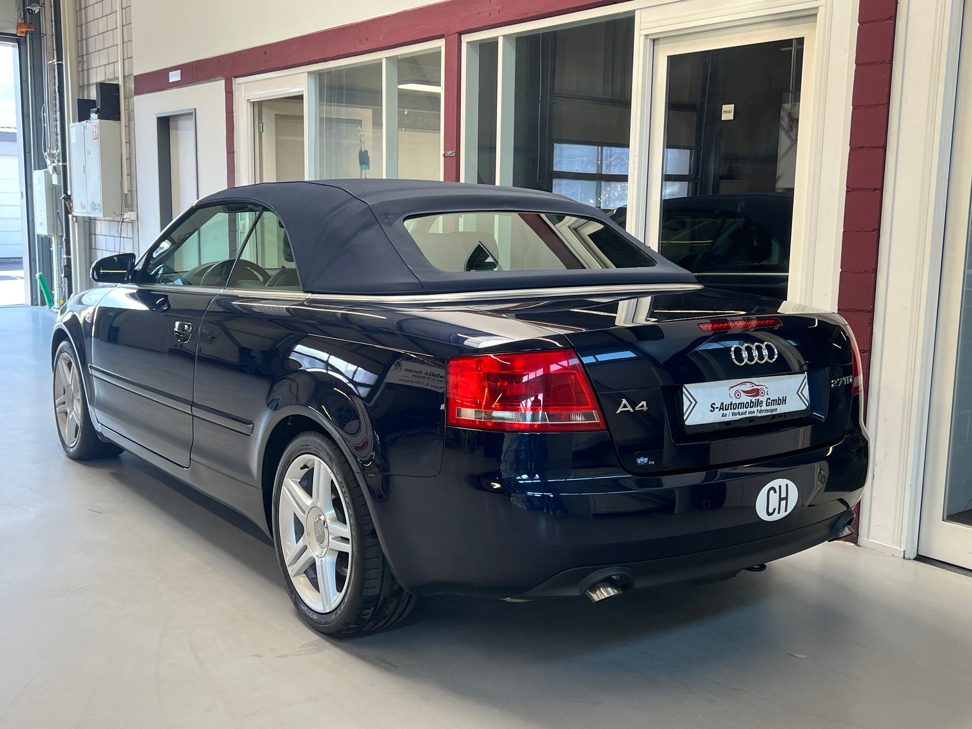 AUDI A4 Cabriolet 2.7 TDI multitronic-image-5