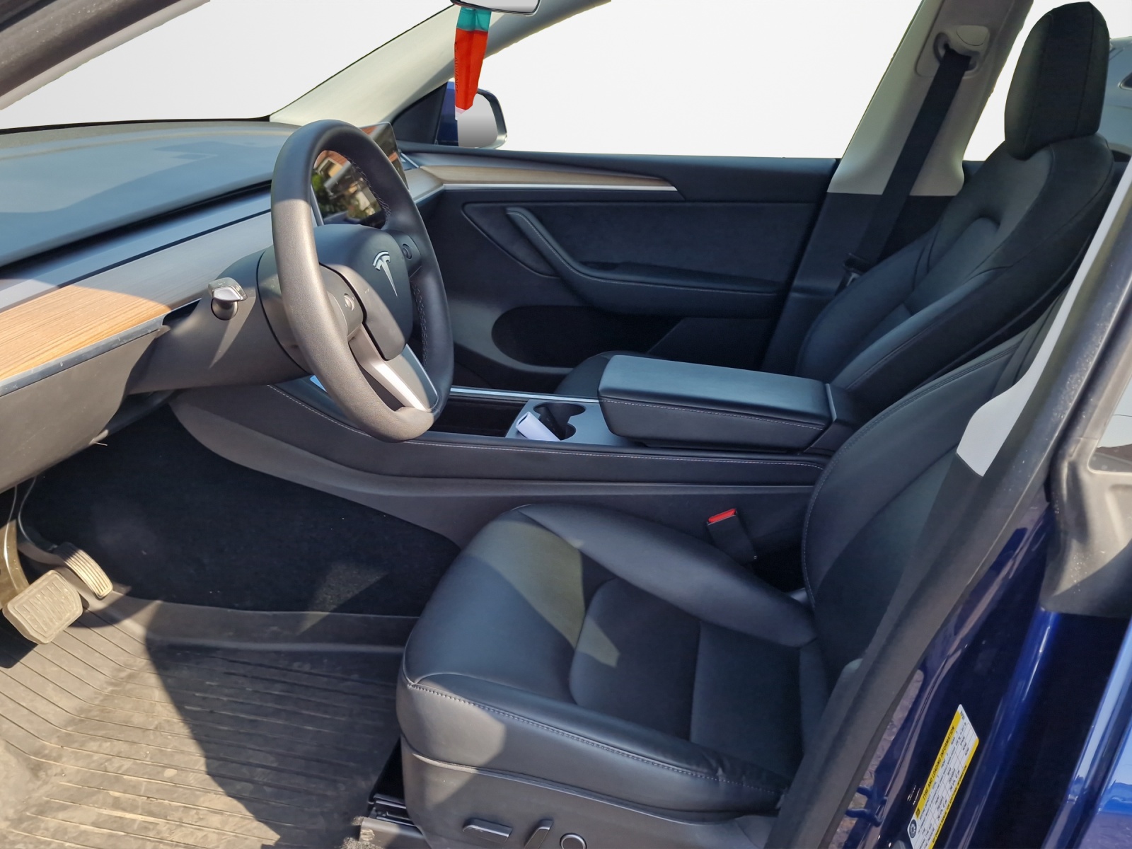 TESLA Model Y Long Range-image-7