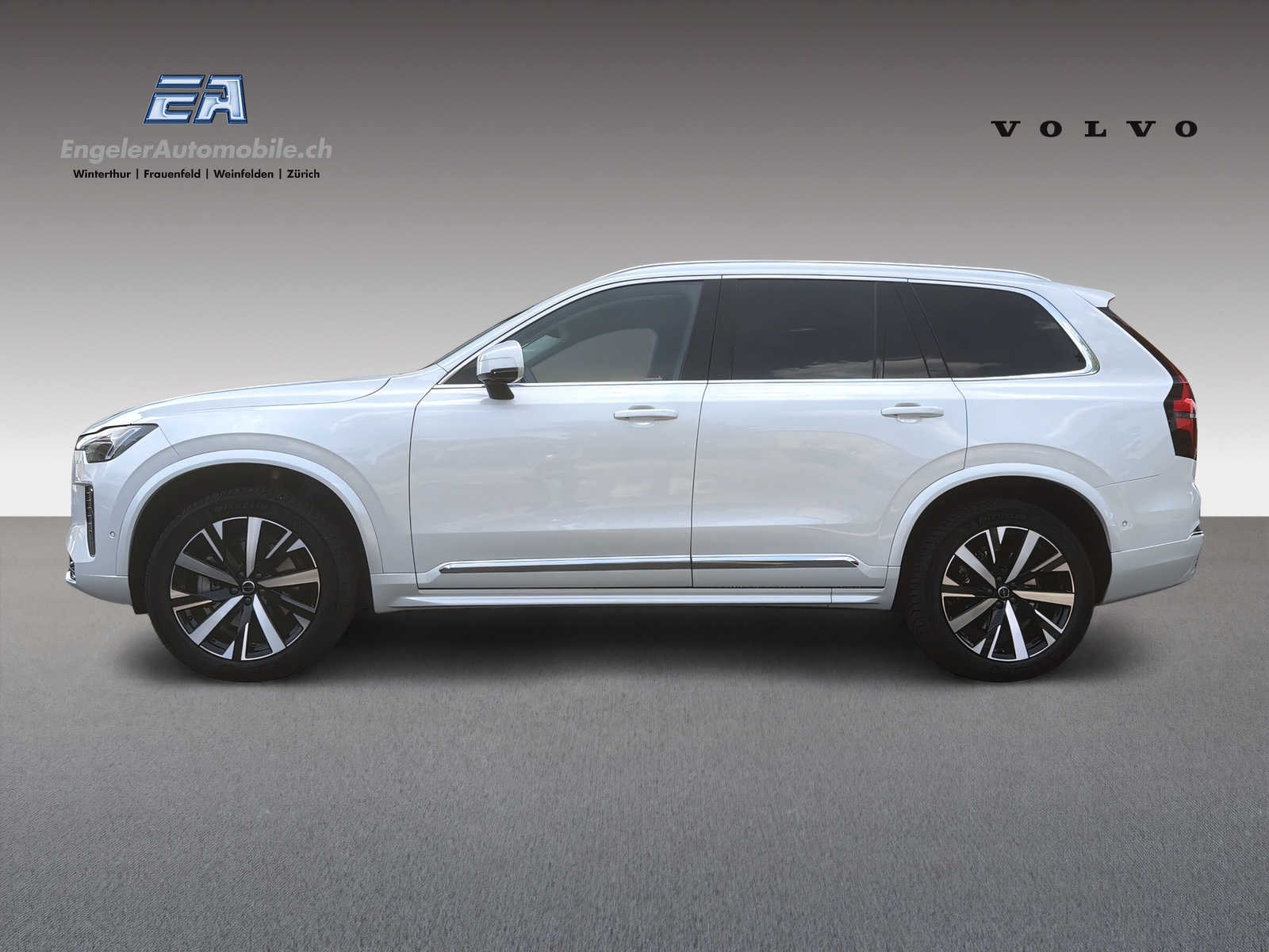 VOLVO XC90 2.0 B5 MH Plus Bright AWD-showroom-element-2