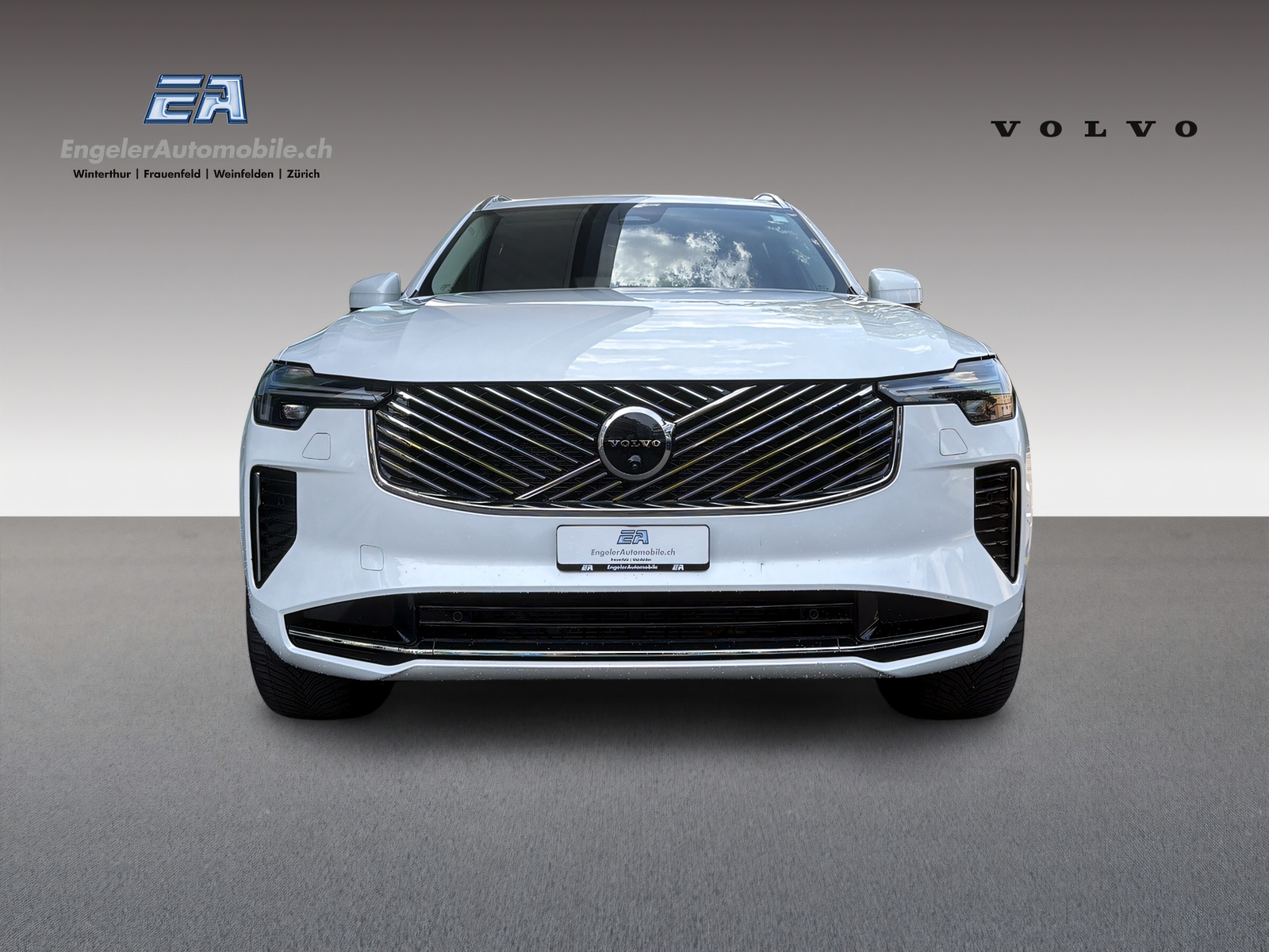 VOLVO XC90 2.0 B5 MH Plus Bright AWD-showroom-element-1