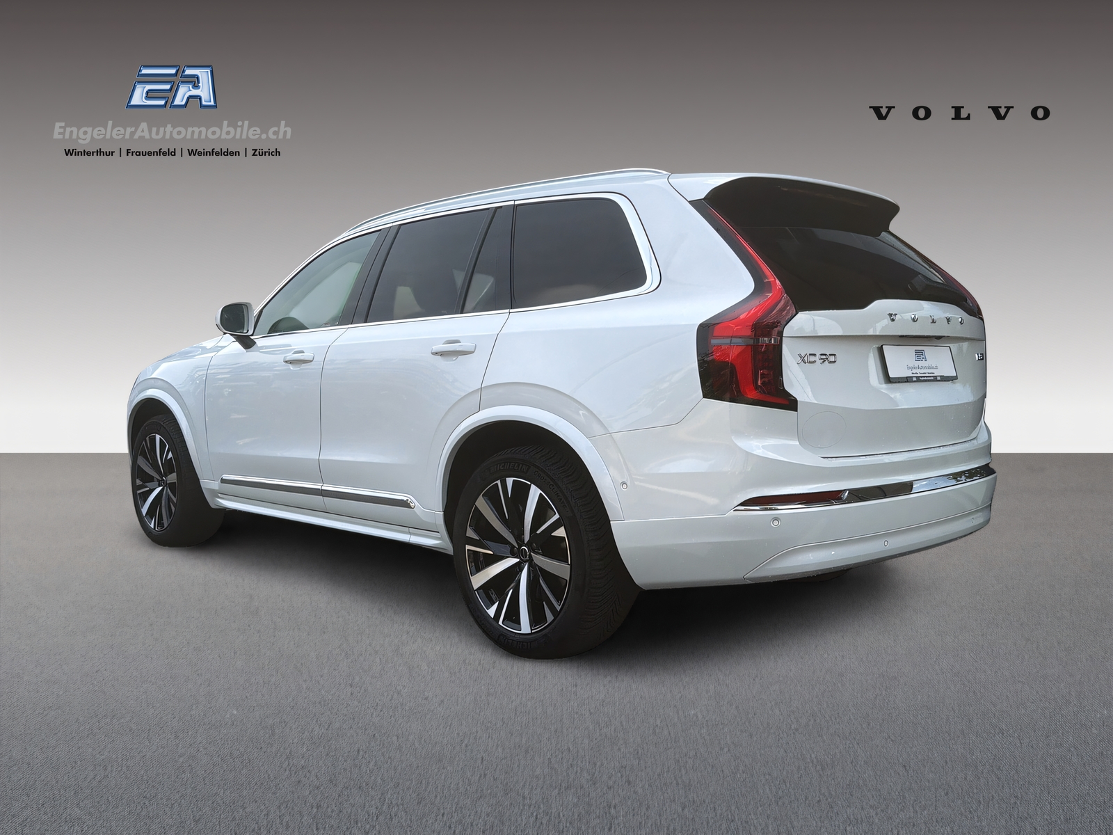 VOLVO XC90 2.0 B5 MH Plus Bright AWD-showroom-element-3