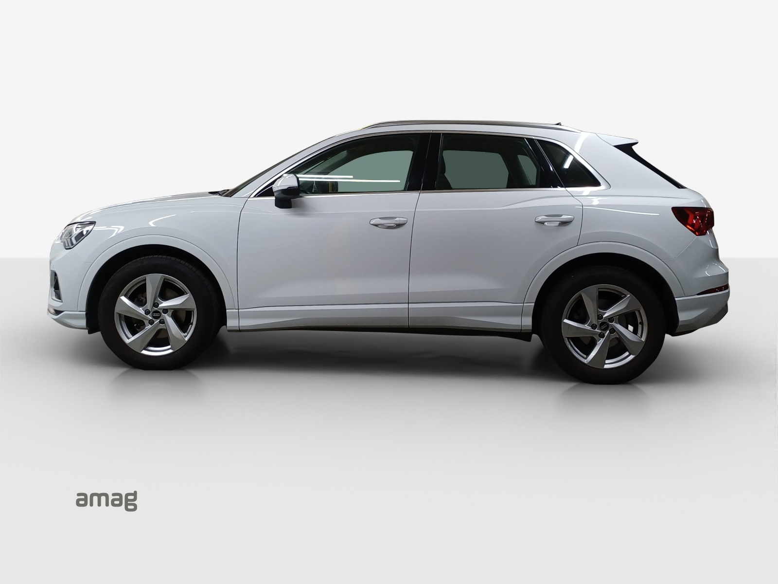 AUDI Q3 35 TFSI advanced S-tronic-showroom-element-1