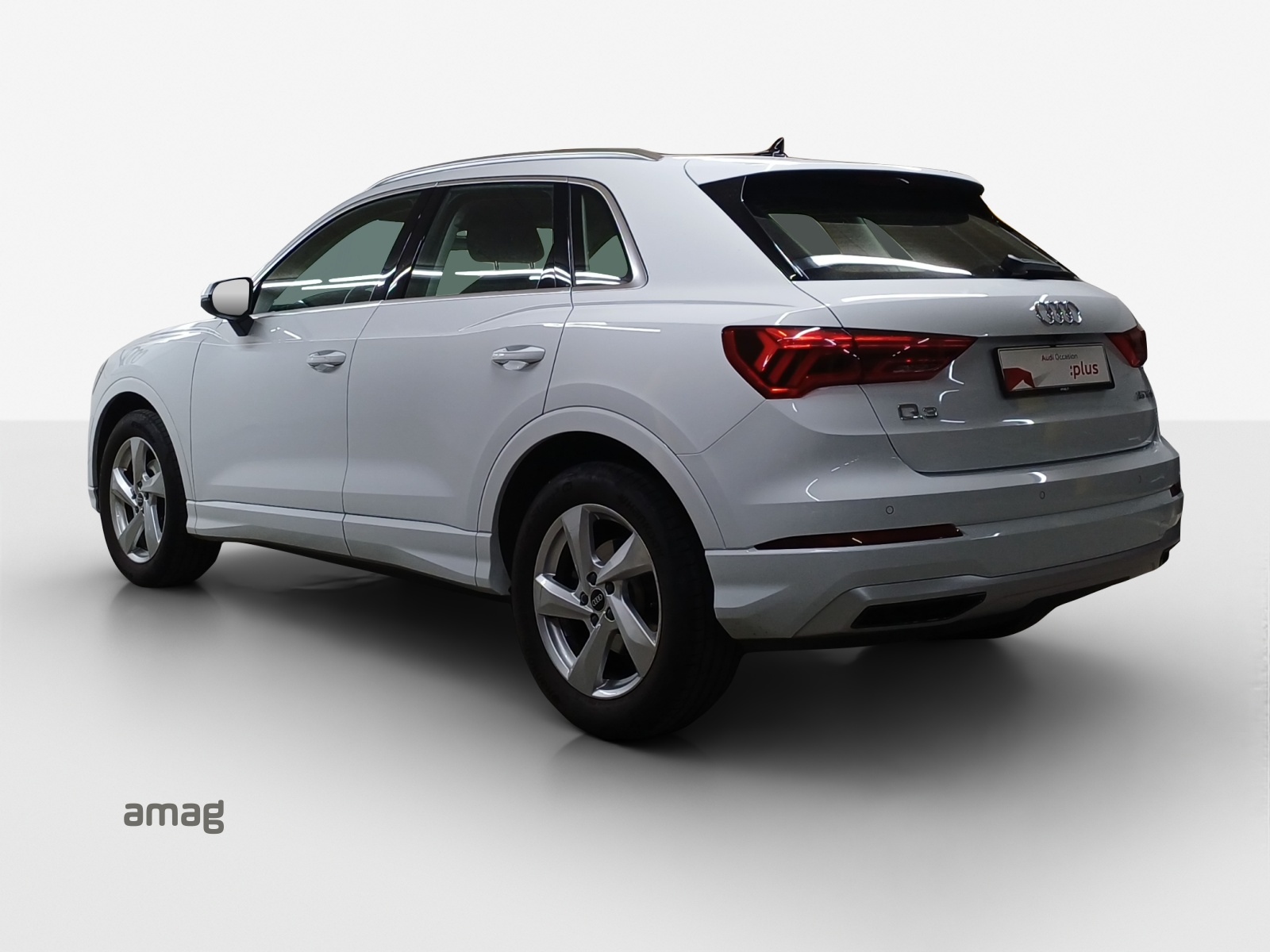 AUDI Q3 35 TFSI advanced S-tronic-showroom-element-2