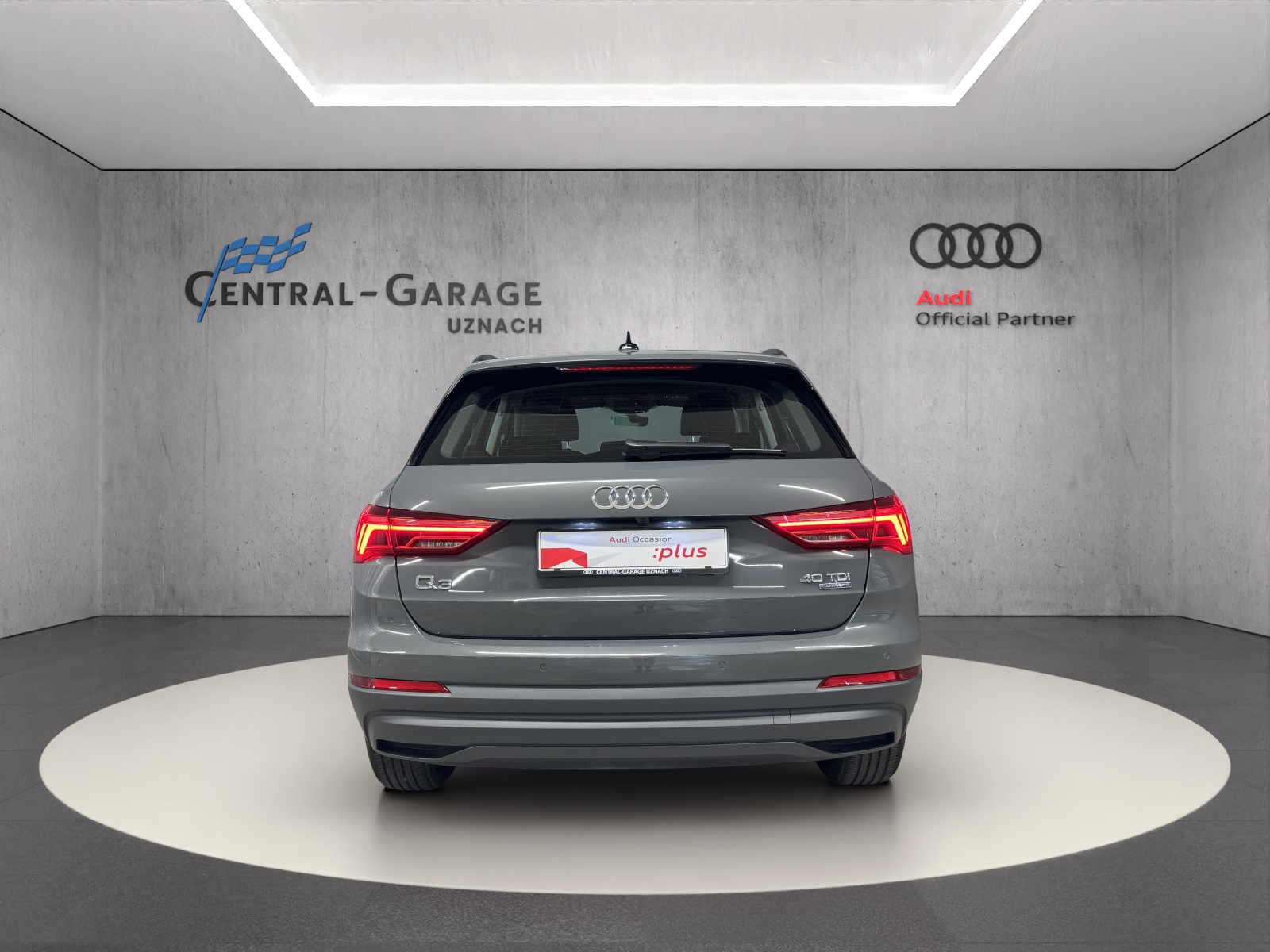 AUDI Q3 40 TDI Attraction quattro S-tronic-showroom-element-3