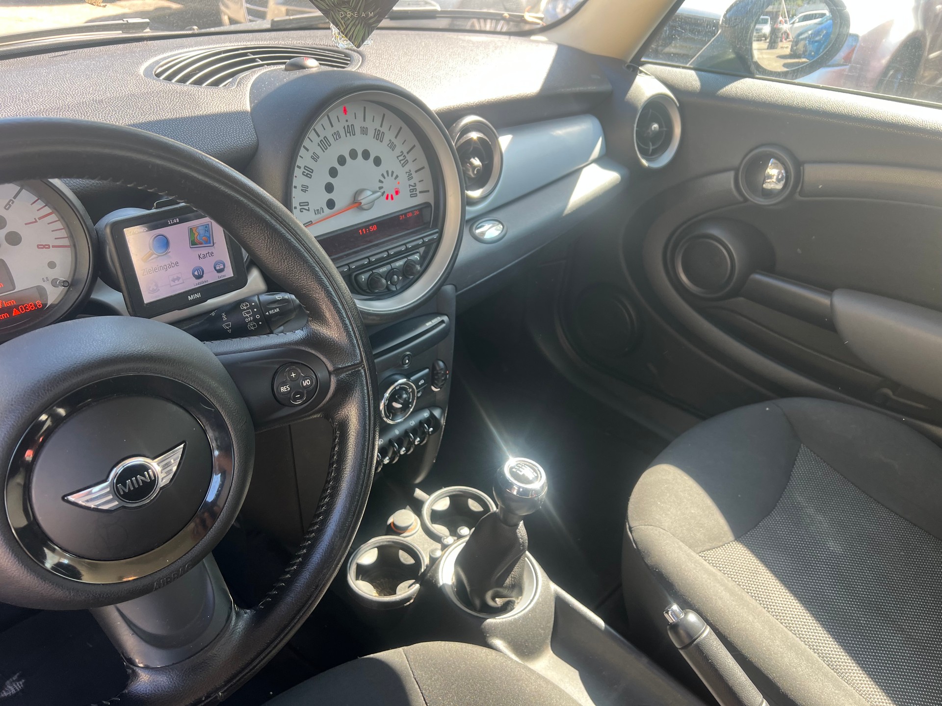 MINI One-image-7