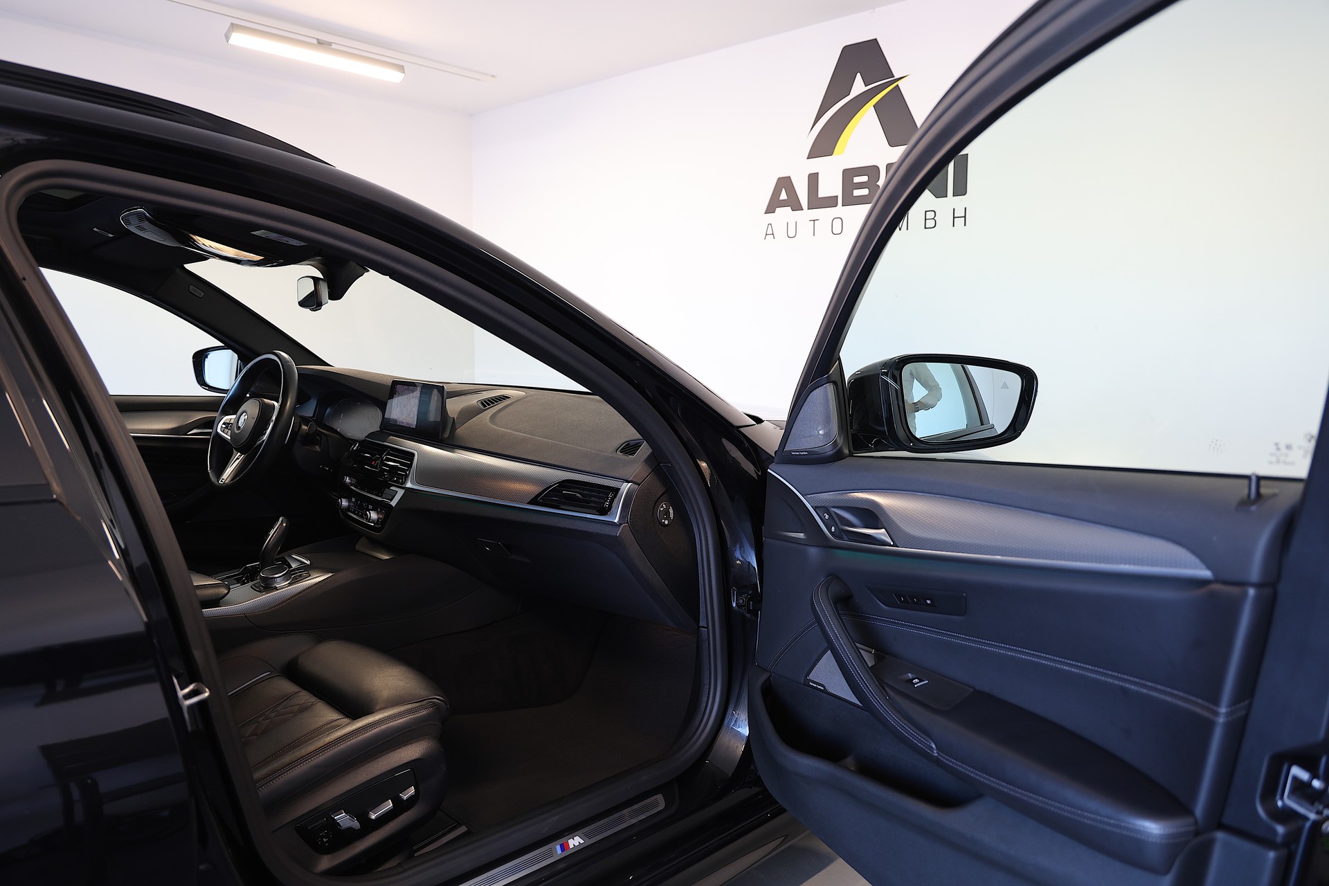 BMW 540d xDrive M-Sport Touring-image-10