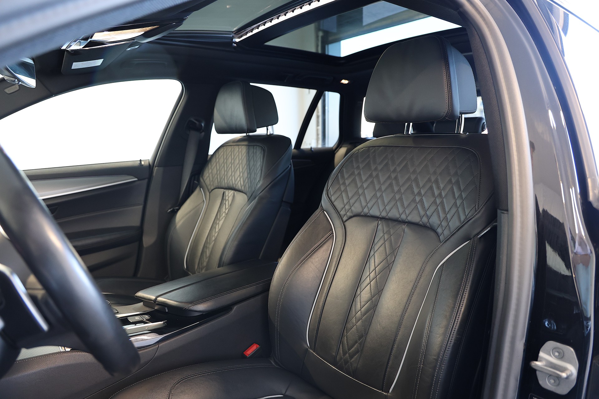 BMW 540d xDrive M-Sport Touring-image-6