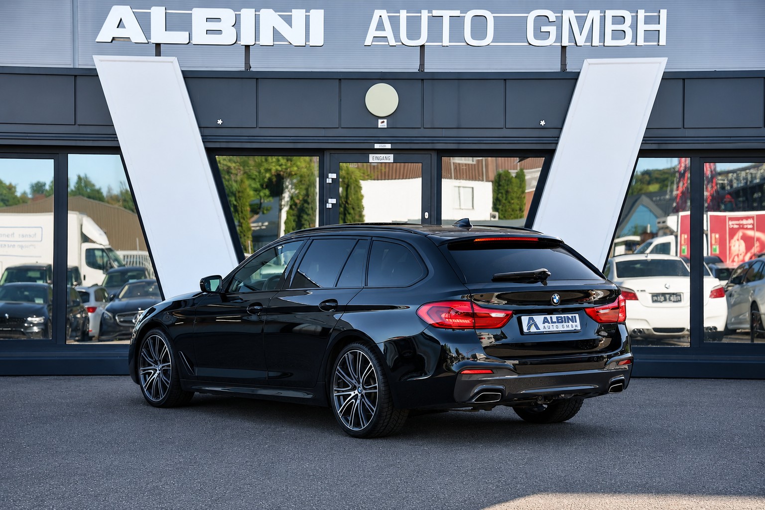 BMW 540d xDrive M-Sport Touring-showroom-element-3