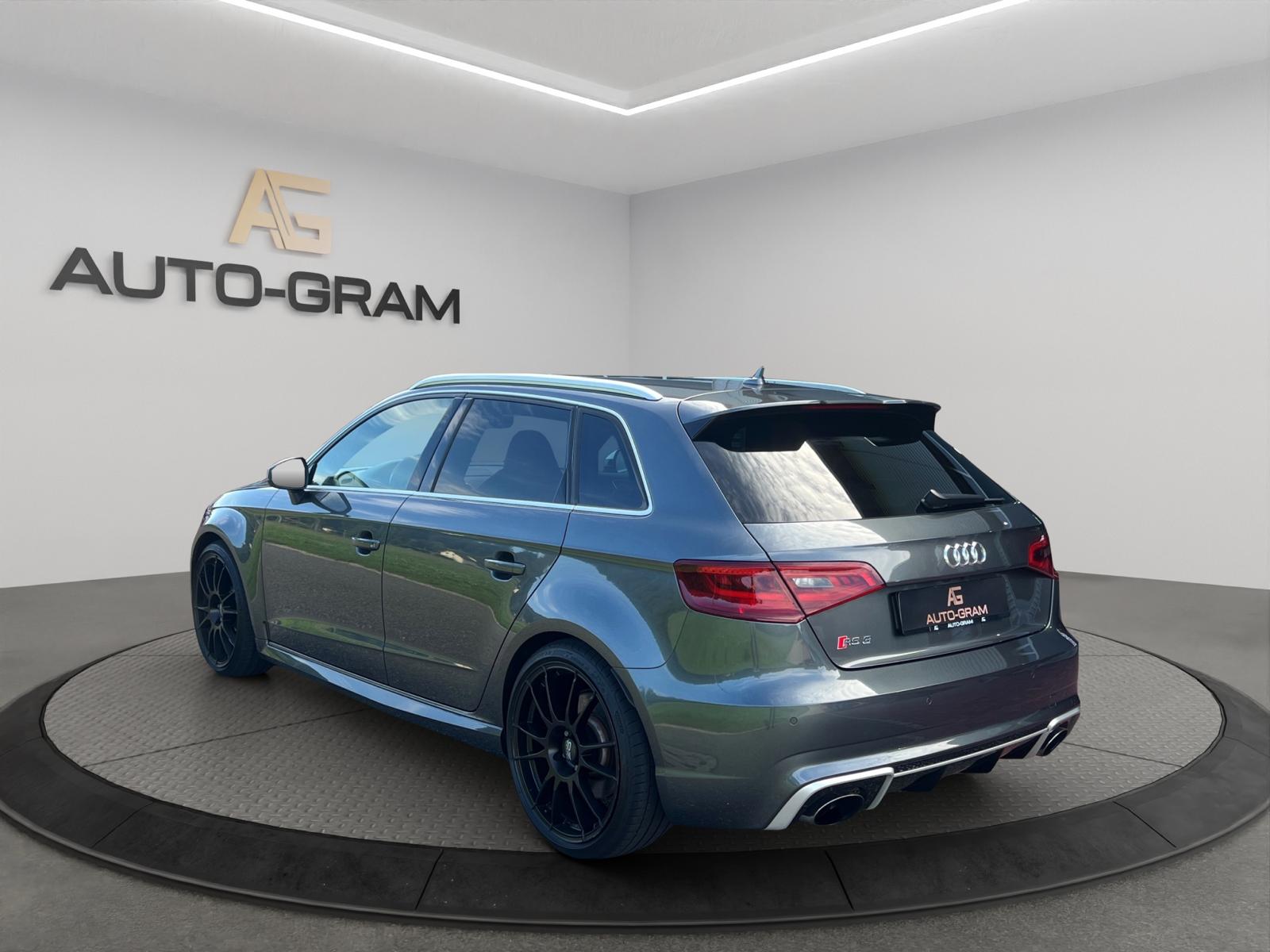 AUDI RS3 2.5 TSI quattro S-tronic-showroom-element-2