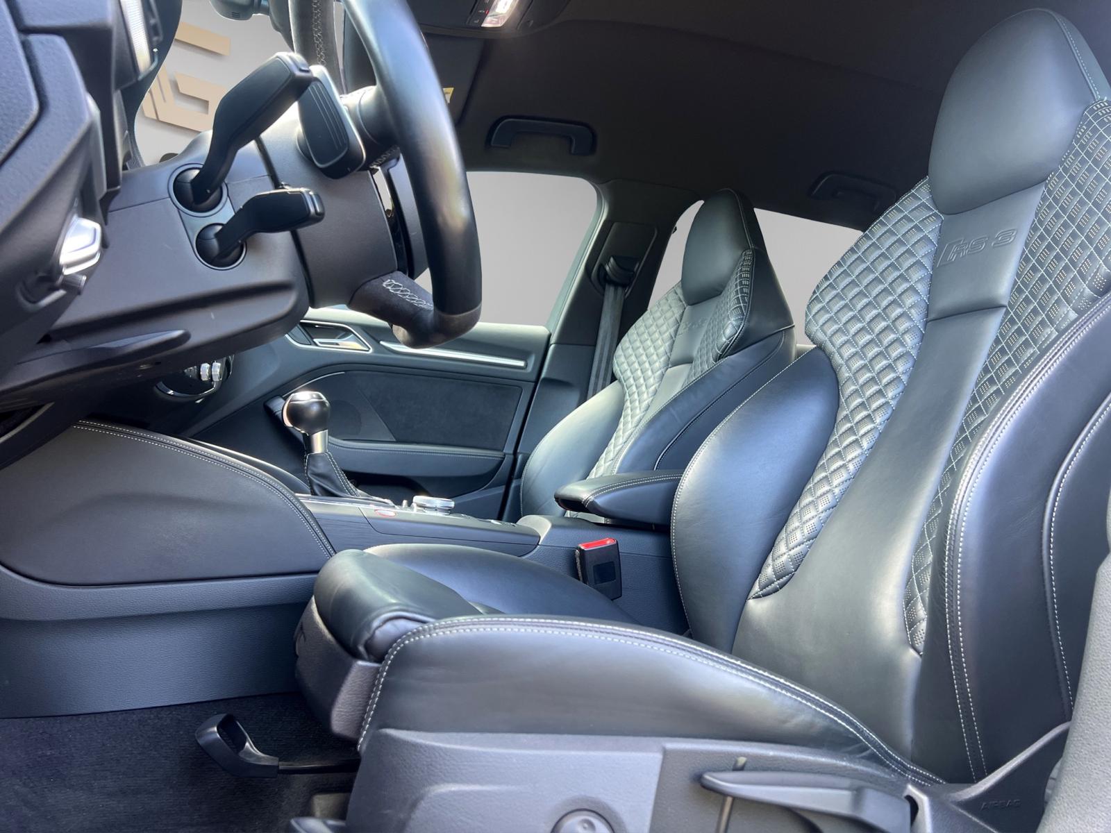 AUDI RS3 2.5 TSI quattro S-tronic-image-11