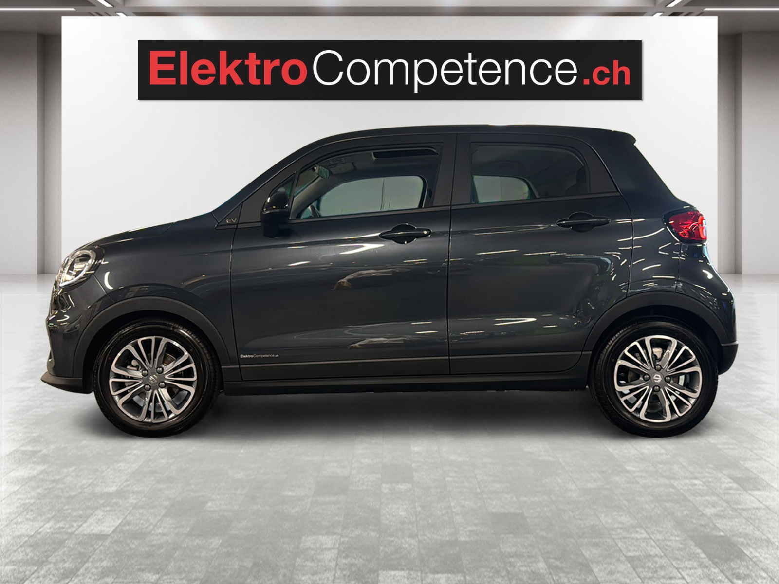 LEAPMOTOR T03 37kWh-showroom-element-2