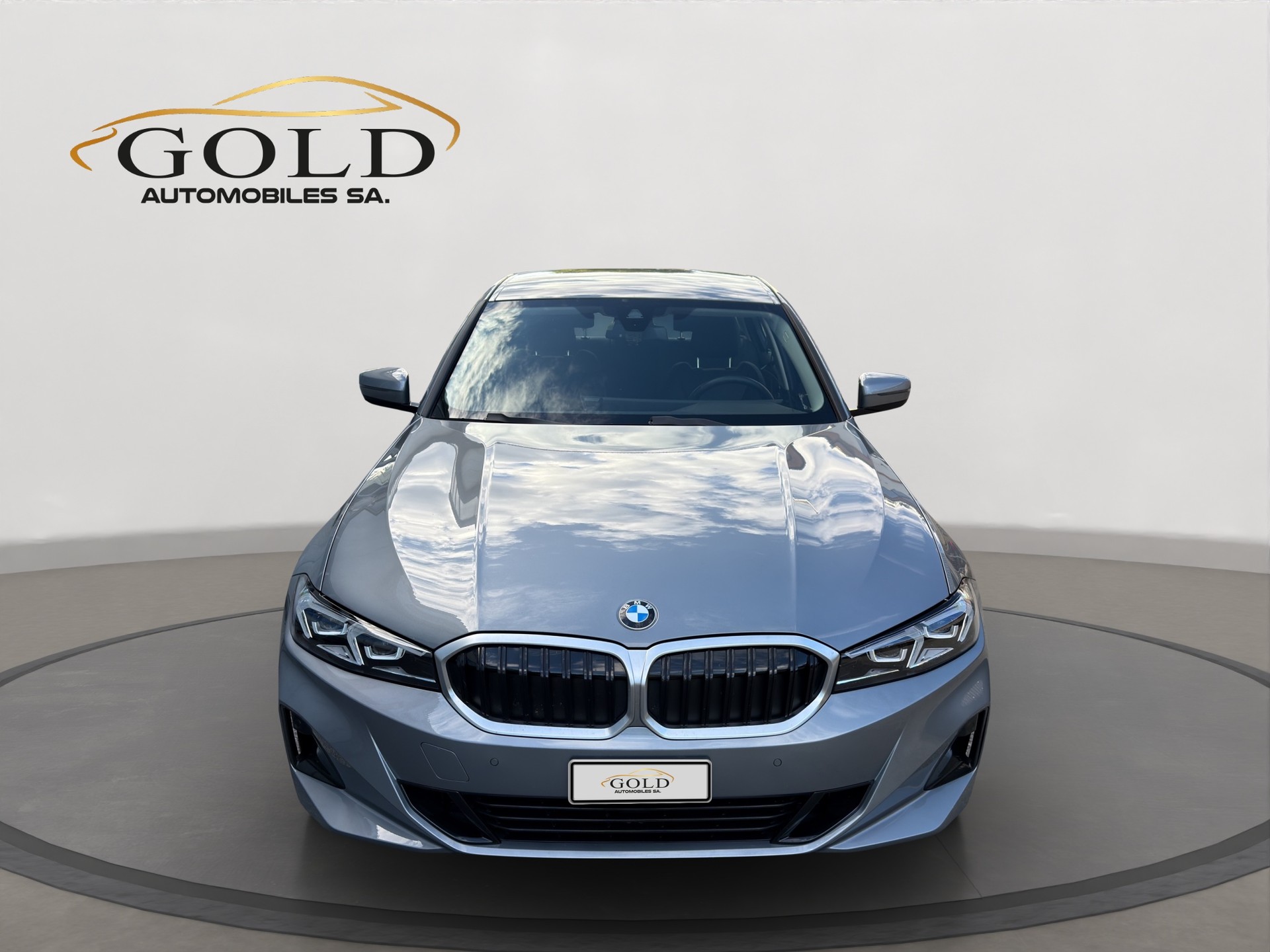 BMW 318i Steptronic-image-12