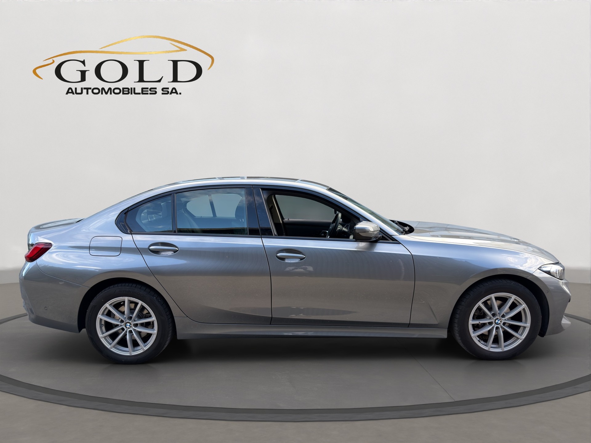 BMW 318i Steptronic-image-11